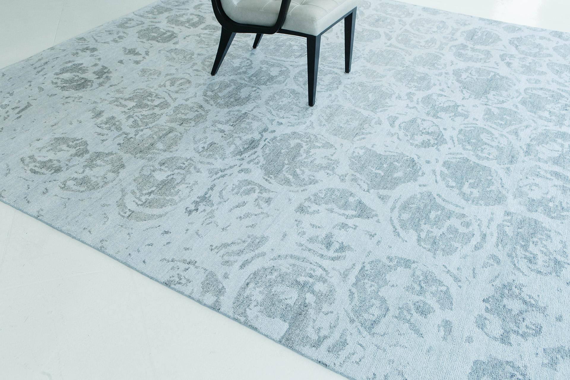 Mehraban Rugs, Tappeto in seta di bambù dal design moderno A1909 in vendita 1