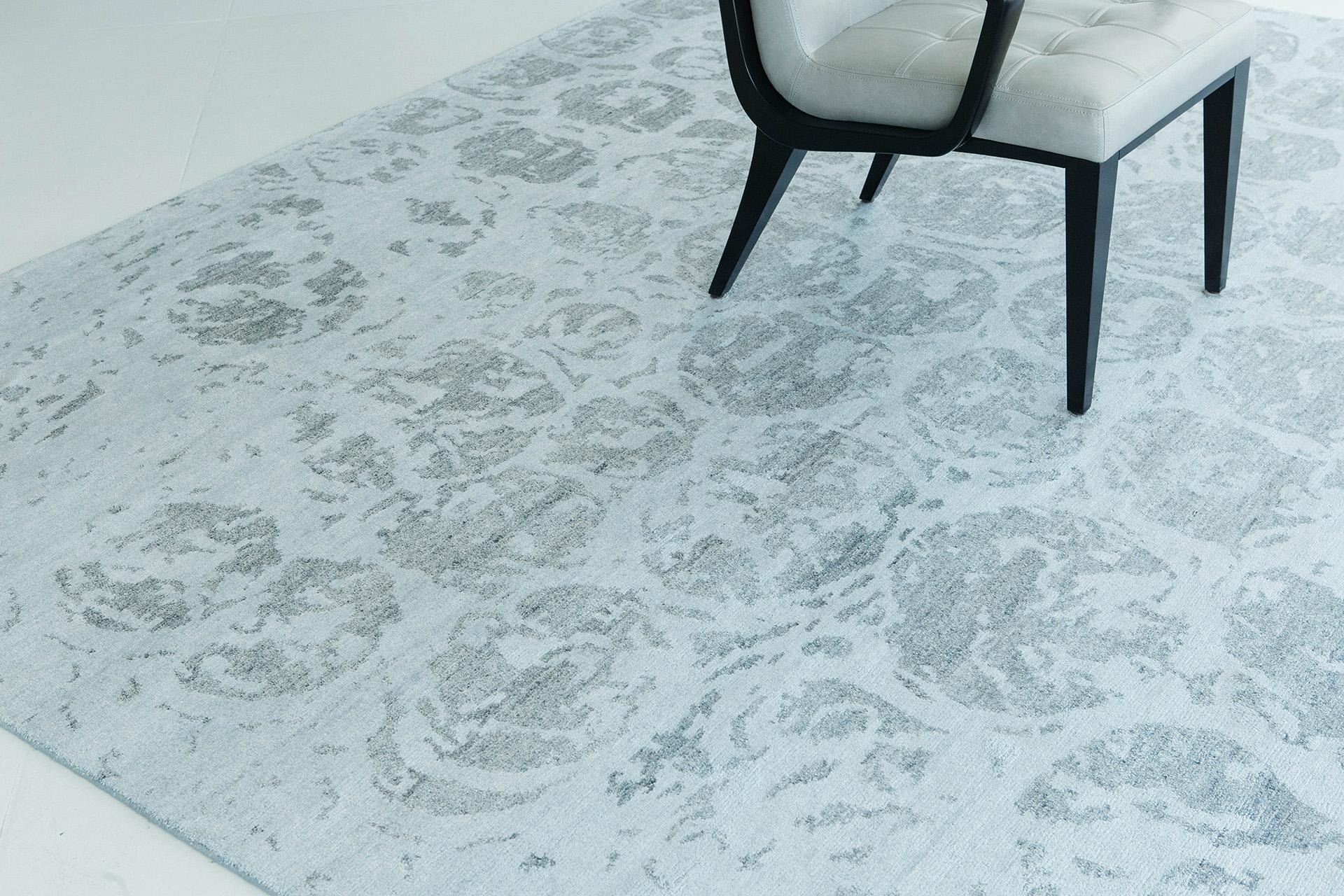 Mehraban Rugs, Tappeto in seta di bambù dal design moderno A1909 in vendita 2