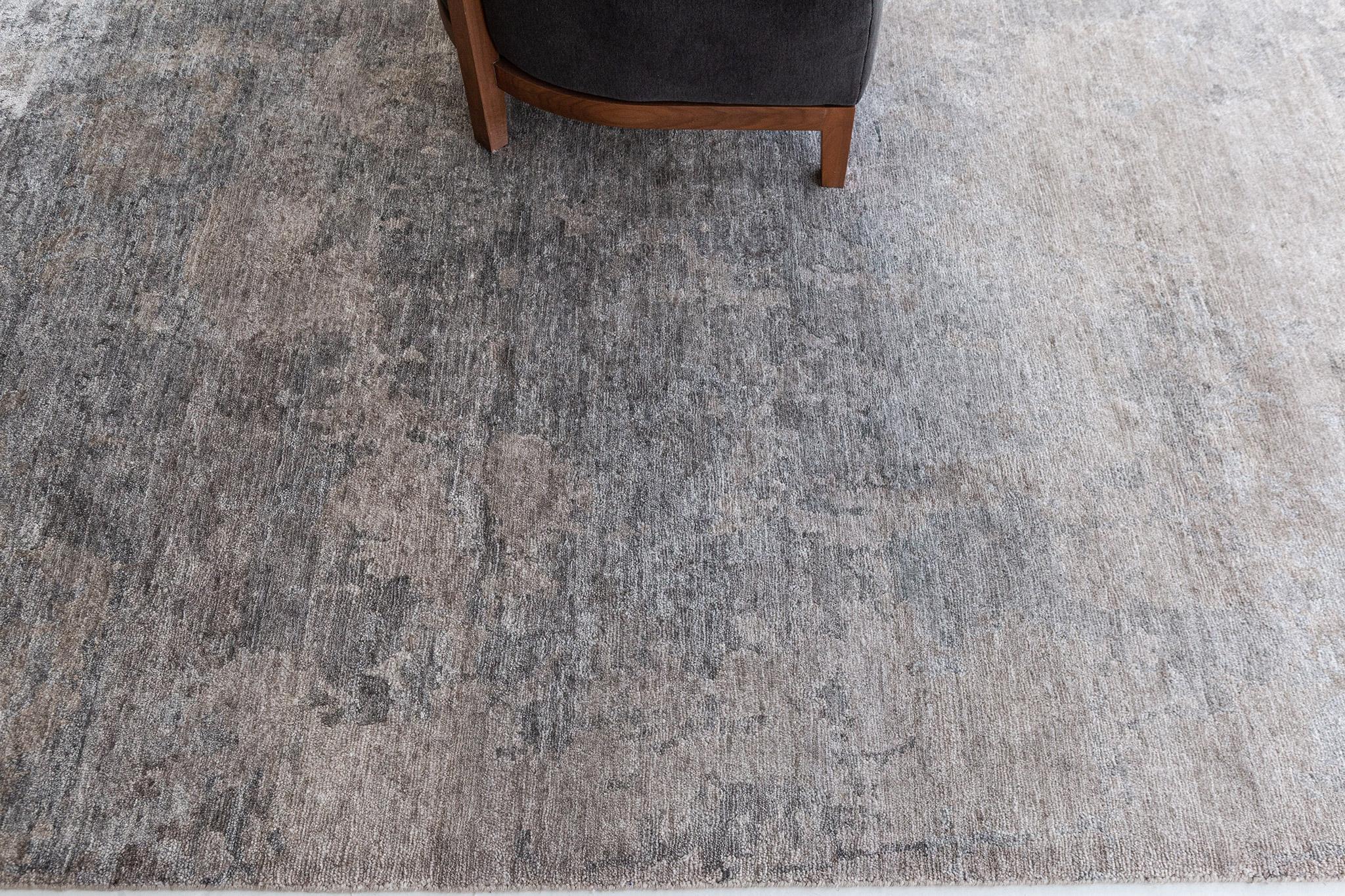 Mehraban Rugs, Tappeto in seta di bambù dal design moderno A2007 in vendita 1