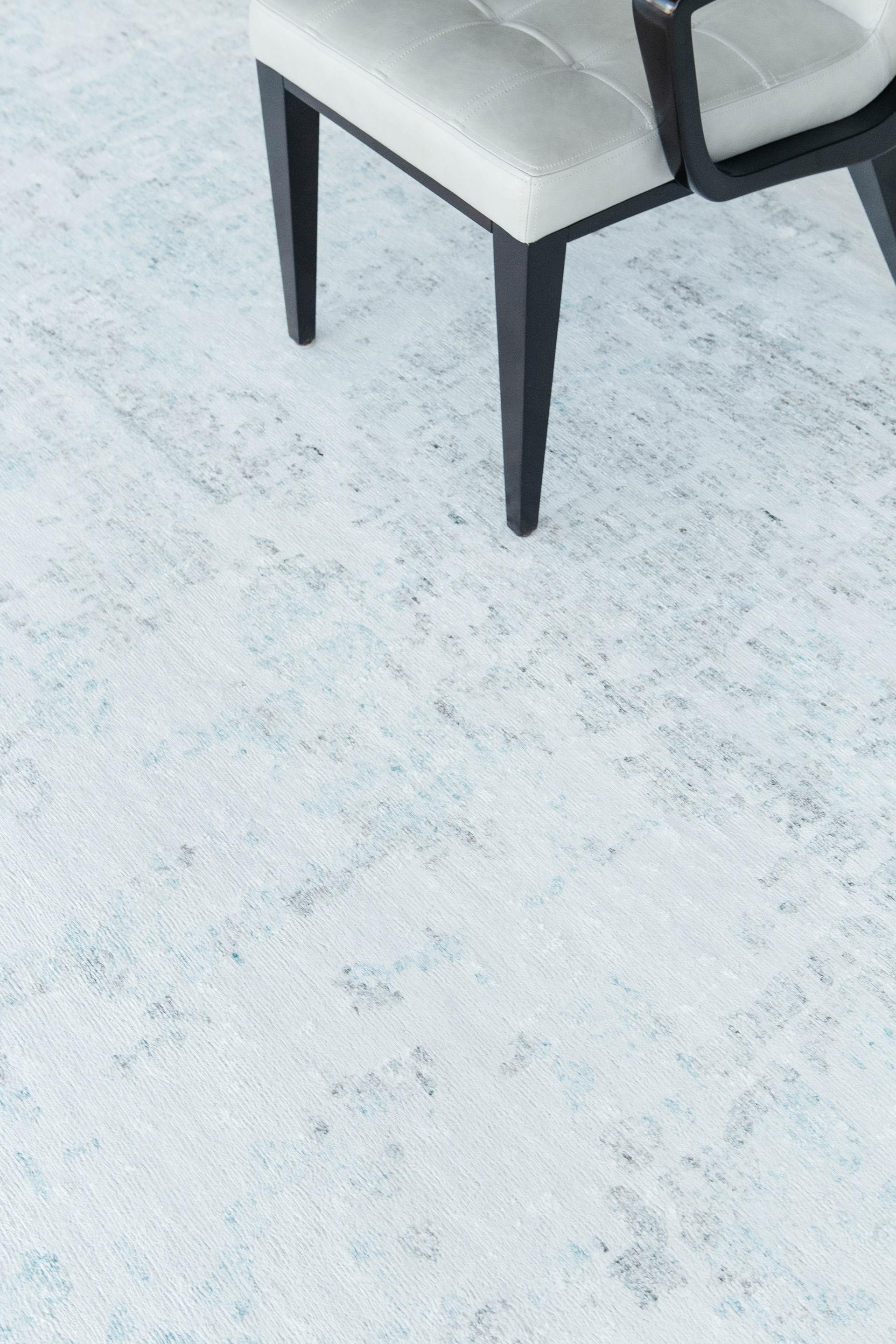 Indiano Mehraban Rugs, Tappeto in seta di bambù dal design moderno A2010 in vendita