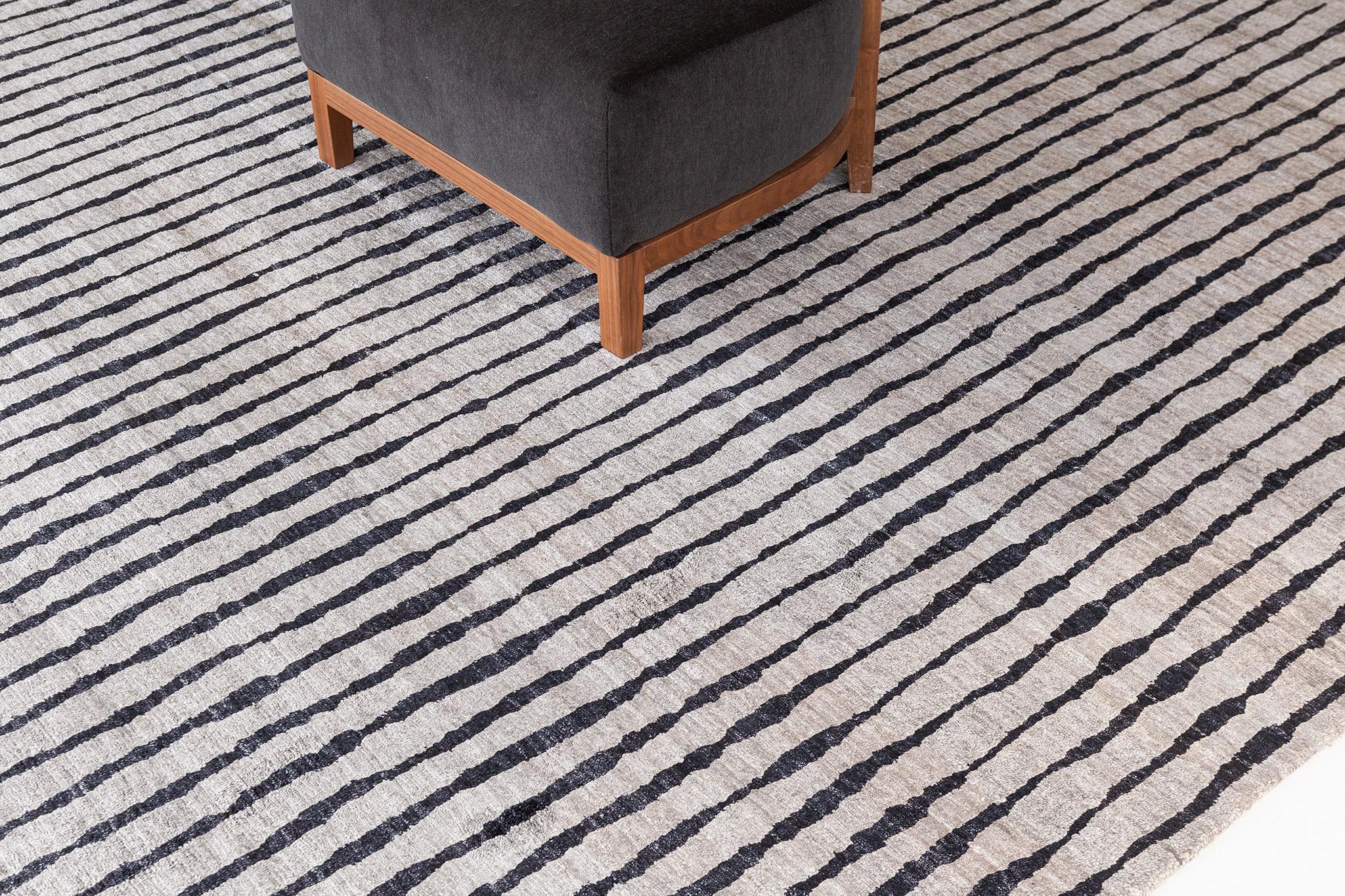 Mehraban Rugs Linea in seta di bambù dal design moderno In condizioni Nuovo in vendita a WEST HOLLYWOOD, CA