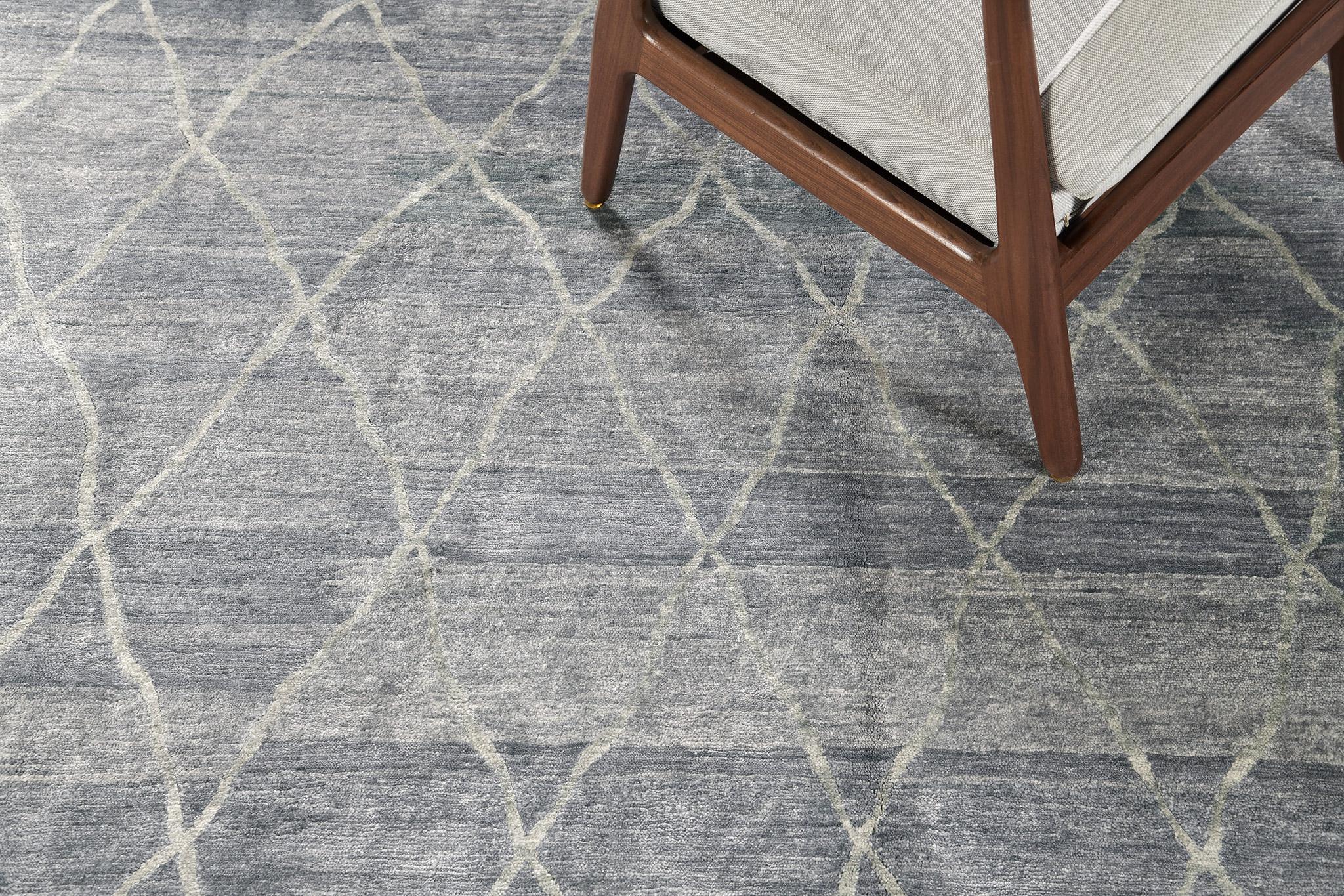 Palisade is elegant bamboo silk that features a white crisscross patterned rug in variegated tones of earth tones. It brings your home pristine and gorgeous interiors. Elan collections are a must-have on your list when it comes to stylish and