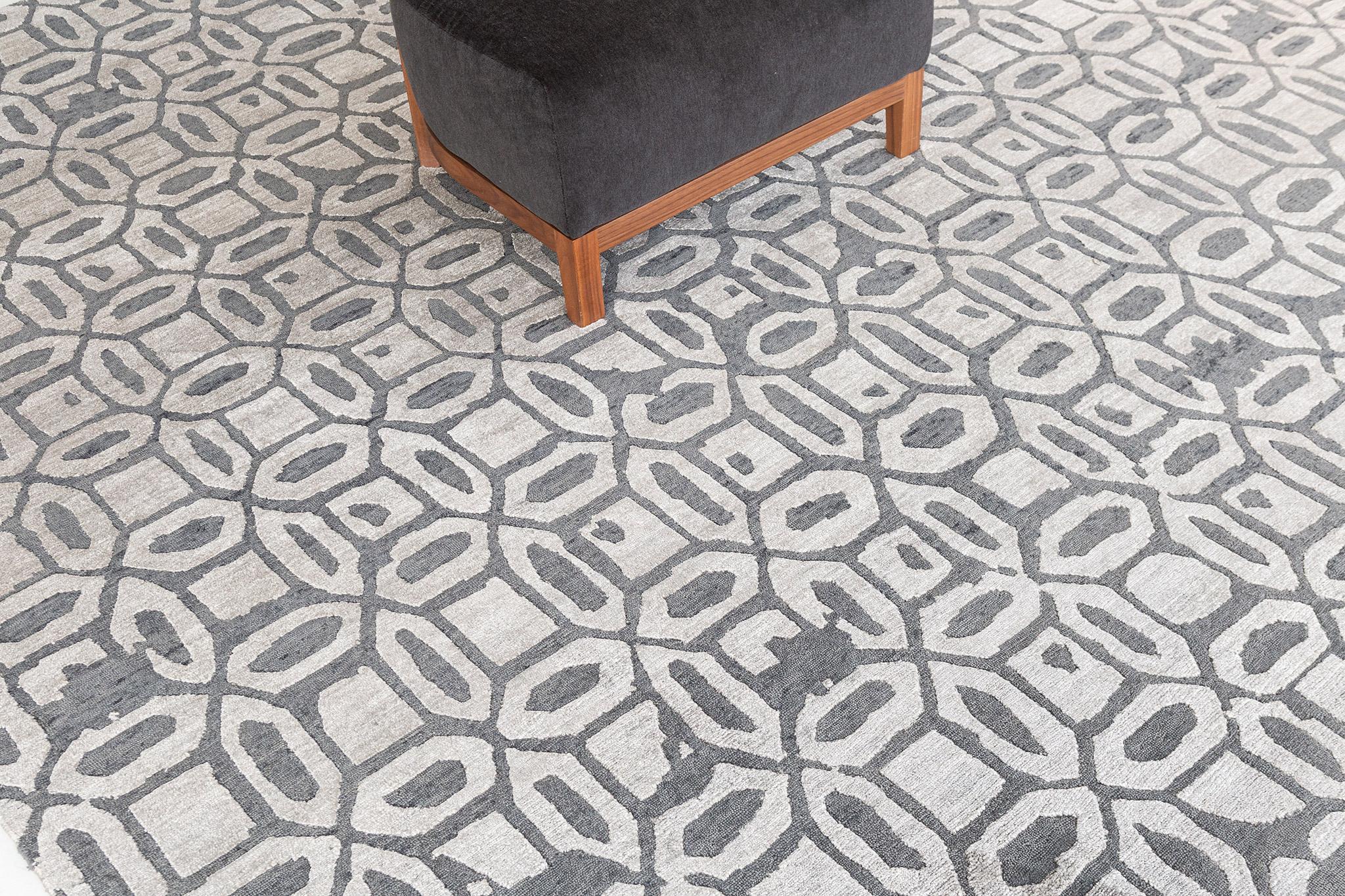 Mehraban Rugs, Tappeto in seta di bambù dal design moderno Rallegra In condizioni Nuovo in vendita a WEST HOLLYWOOD, CA