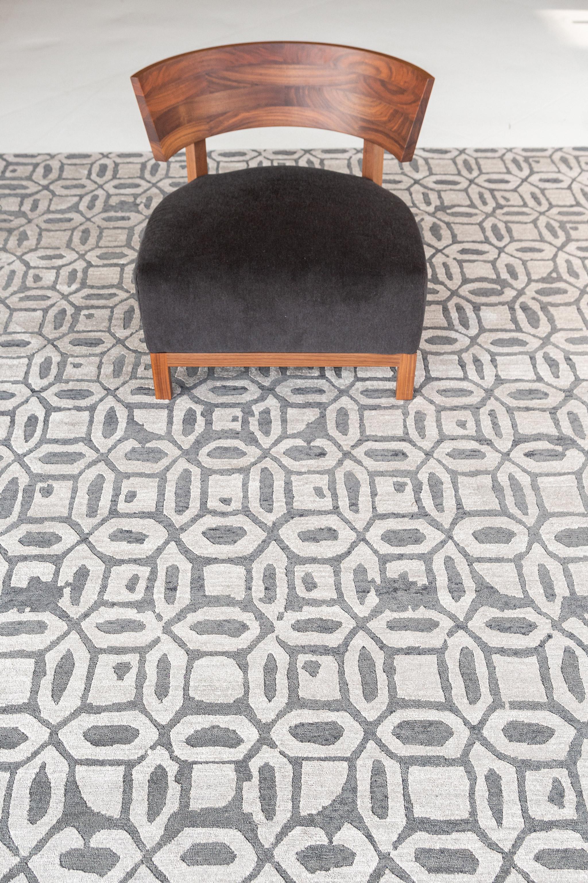 Mehraban Rugs, Tappeto in seta di bambù dal design moderno Rallegra in vendita 2