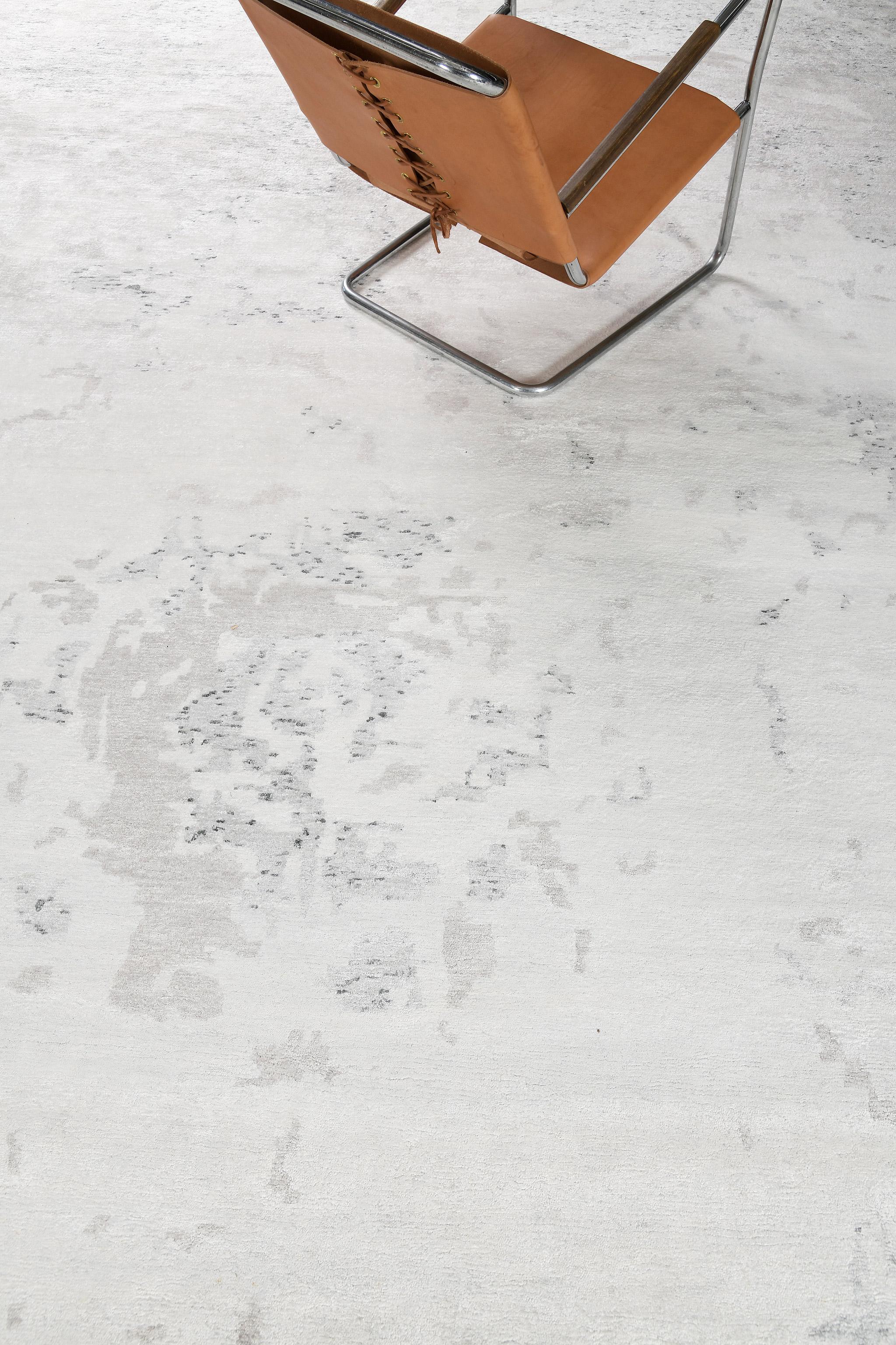 Mehraban Rugs, Tappeto di seta di bambù dal design moderno, Setoso In condizioni Nuovo in vendita a WEST HOLLYWOOD, CA