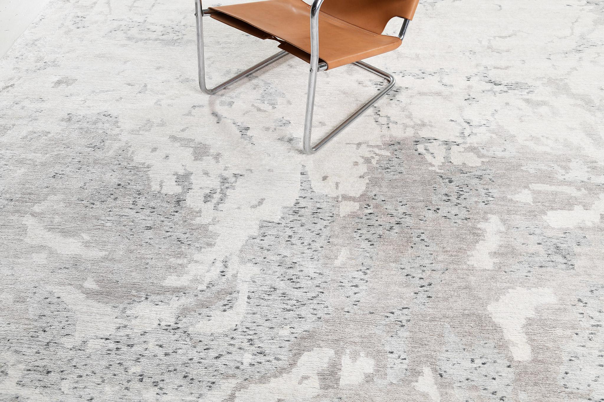 Mehraban Rugs, Tappeto di seta di bambù dal design moderno, Setoso in vendita 1