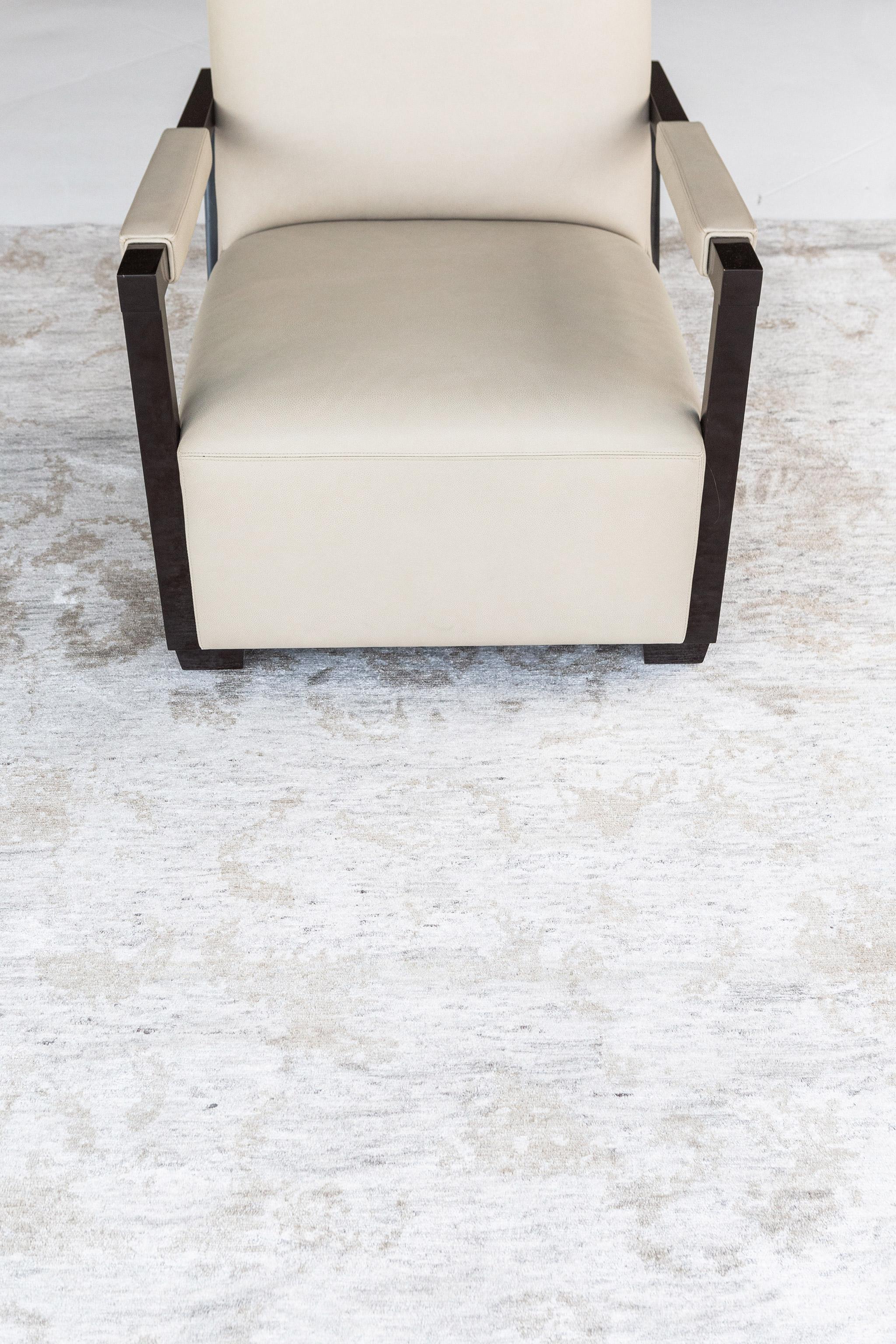 Indiano Mehraban Rugs, Tappeto in seta di bambù dal design moderno, Vortice in vendita