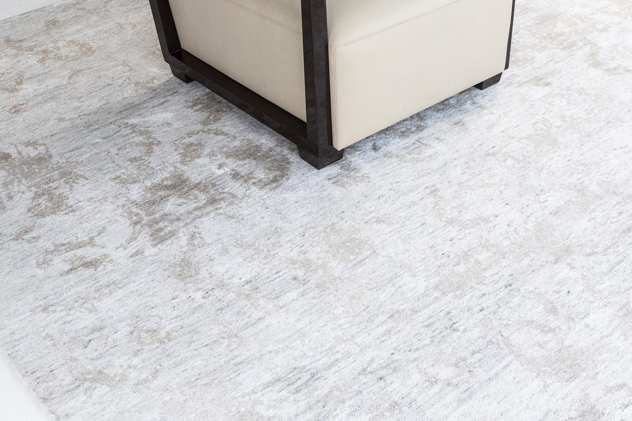 Mehraban Rugs, Tappeto in seta di bambù dal design moderno, Vortice In condizioni Nuovo in vendita a WEST HOLLYWOOD, CA