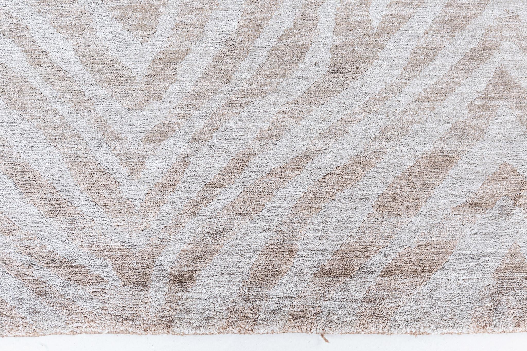 Mehraban Rugs, Tappeto in seta di bambù dal design moderno Zuri in vendita 1