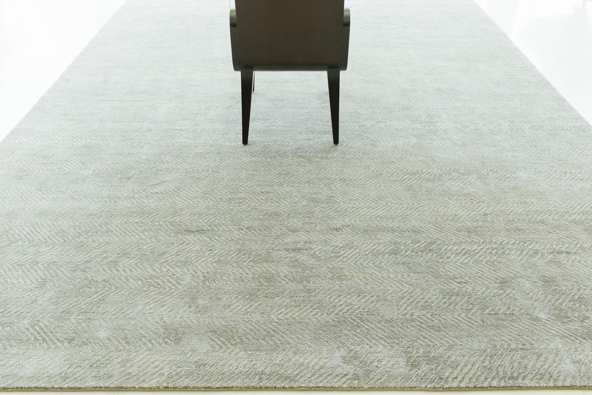 Contemporary Mehraban Modern Design Mezzo Collection Wool & Silk Embossed Rug ESK470 For Sale