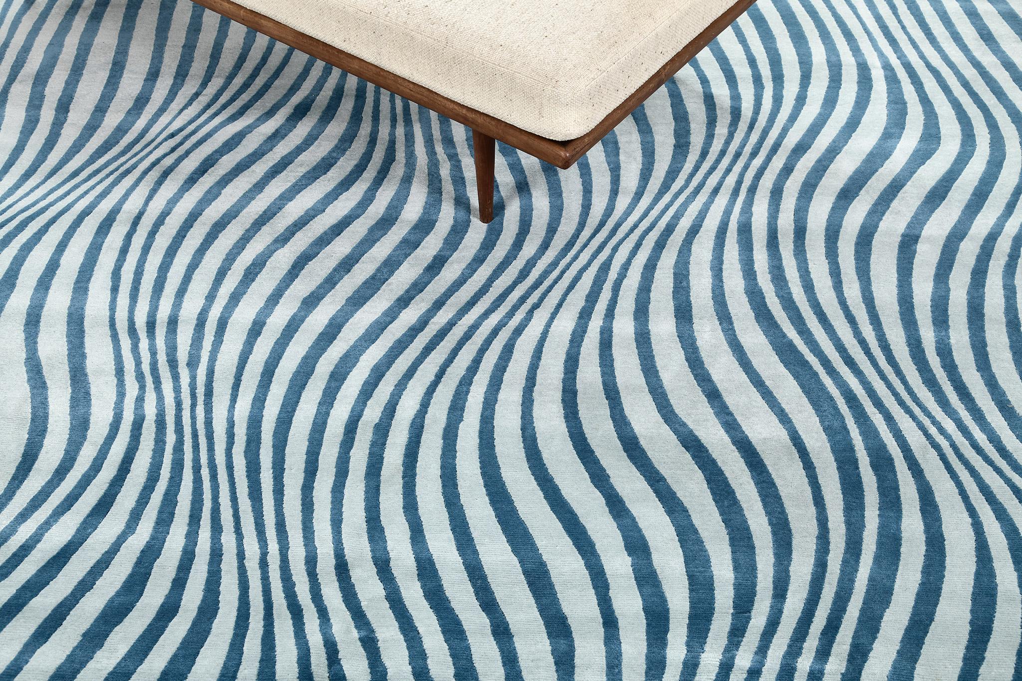 Mehraban Modern Design Ripple Design Rug In New Condition For Sale In WEST HOLLYWOOD, CA