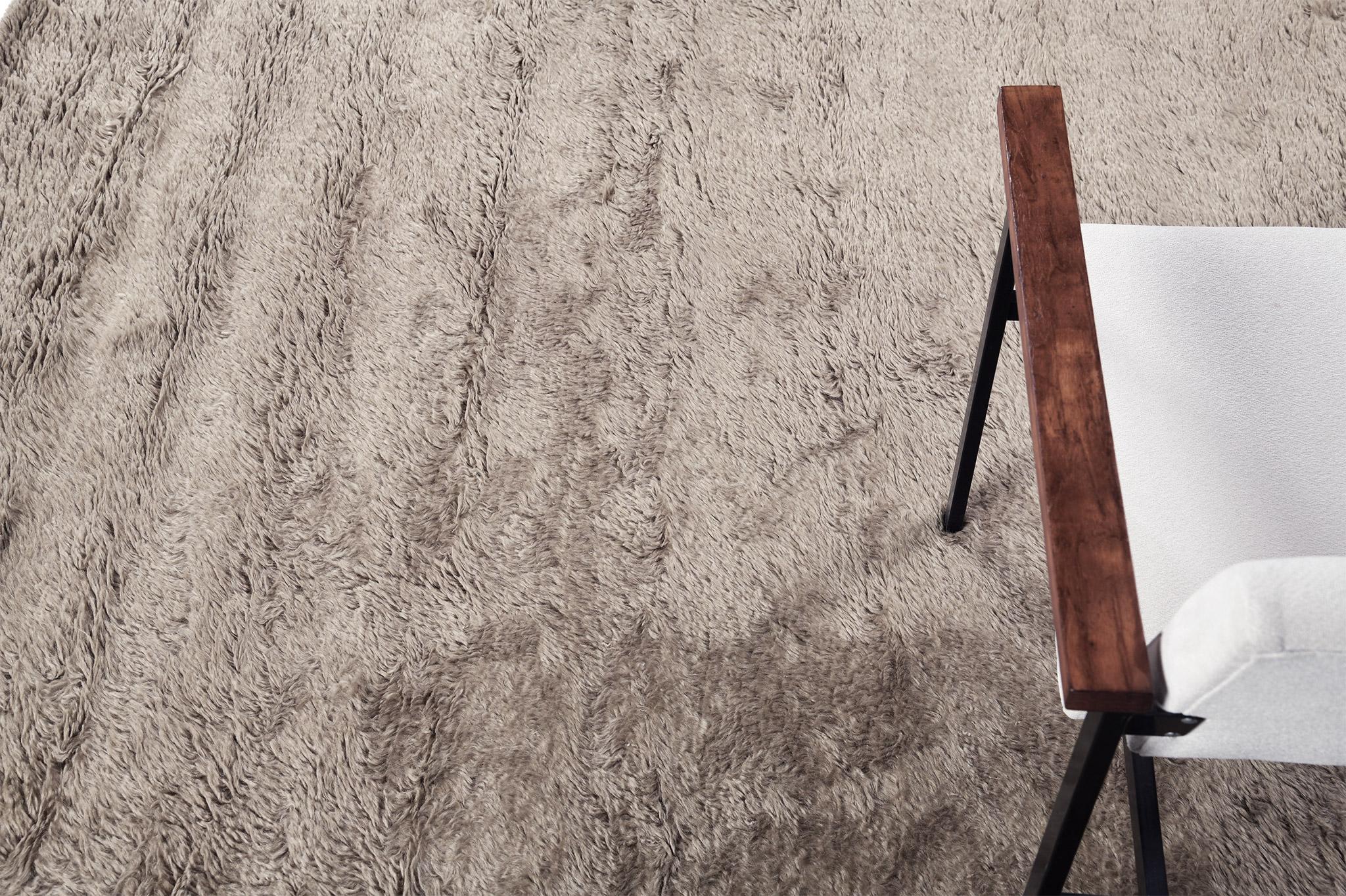 Noué à la main Mehraban Moroccan Sand, Loam Collection en vente