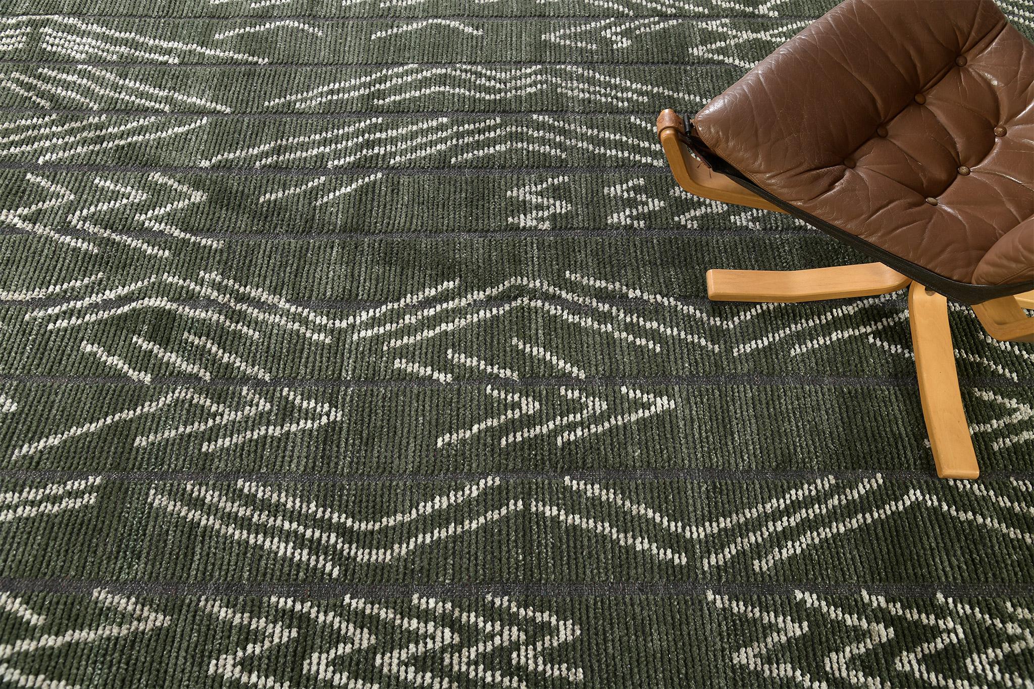 Mehraban Mourvedre, Nasim Collection'S (Handgeknüpft) im Angebot