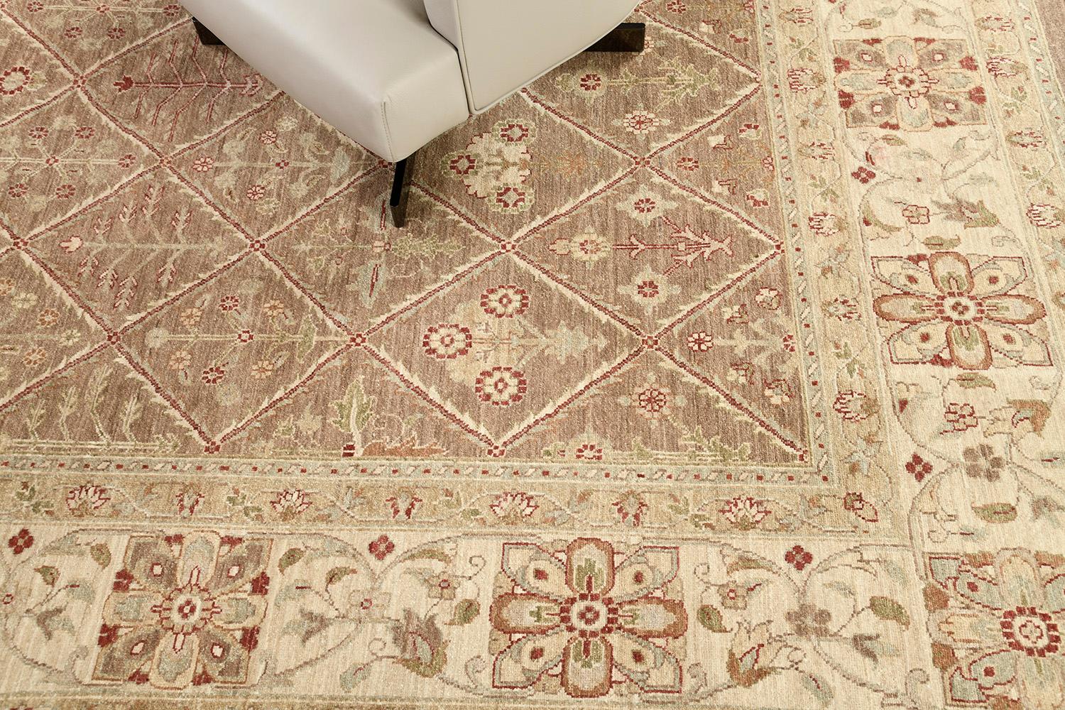 Tapis carré Mehraban Allover Mahal Revival teinté naturel Neuf - En vente à WEST HOLLYWOOD, CA