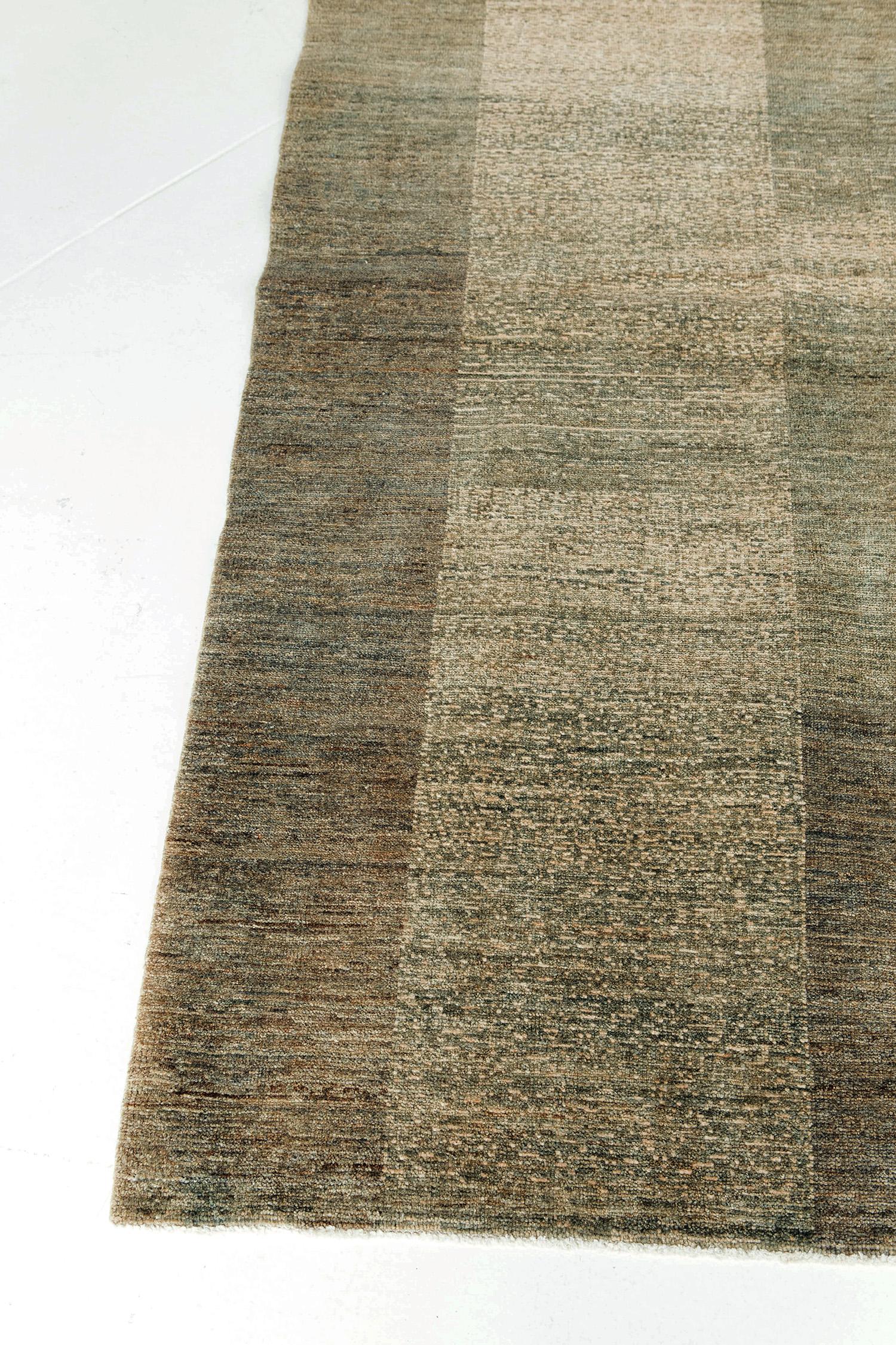 Un tapis contemporain simple mais magnifique de notre collection Mondrian. Avec une composition construite à partir de lignes verticales épaisses et plus fines et de coups de pinceau horizontaux, ce tapis a un rythme à travers la surface du tapis.