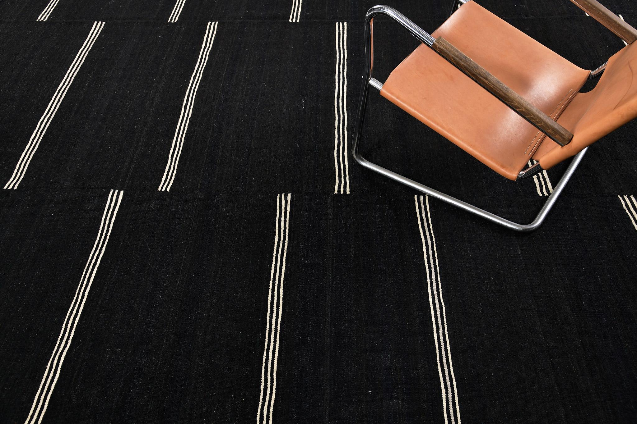 Mehraban Tejido plano de tinte natural Kilim en venta 3