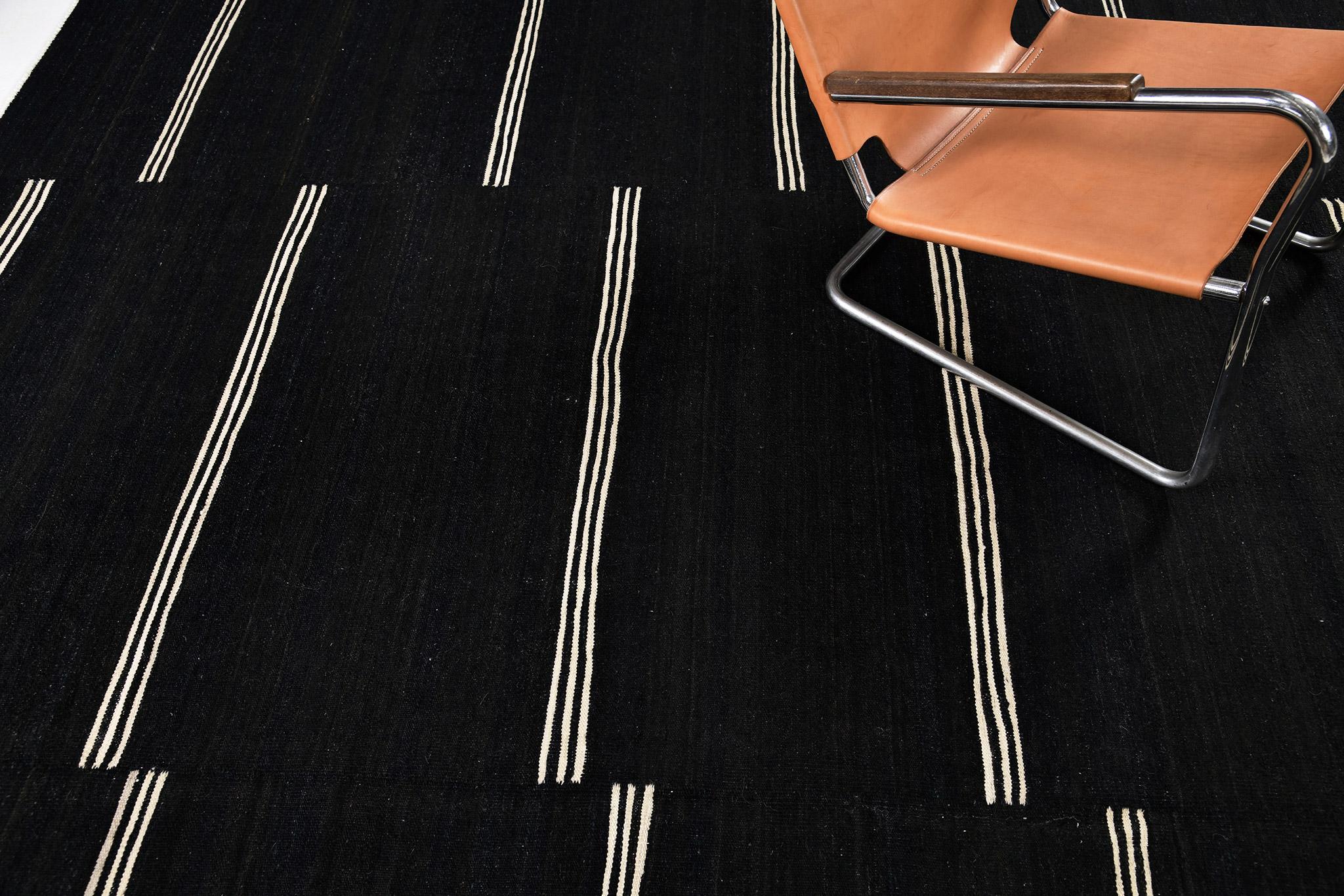 Mehraban Tejido plano de tinte natural Kilim en Nuevo estado para la venta en WEST HOLLYWOOD, CA