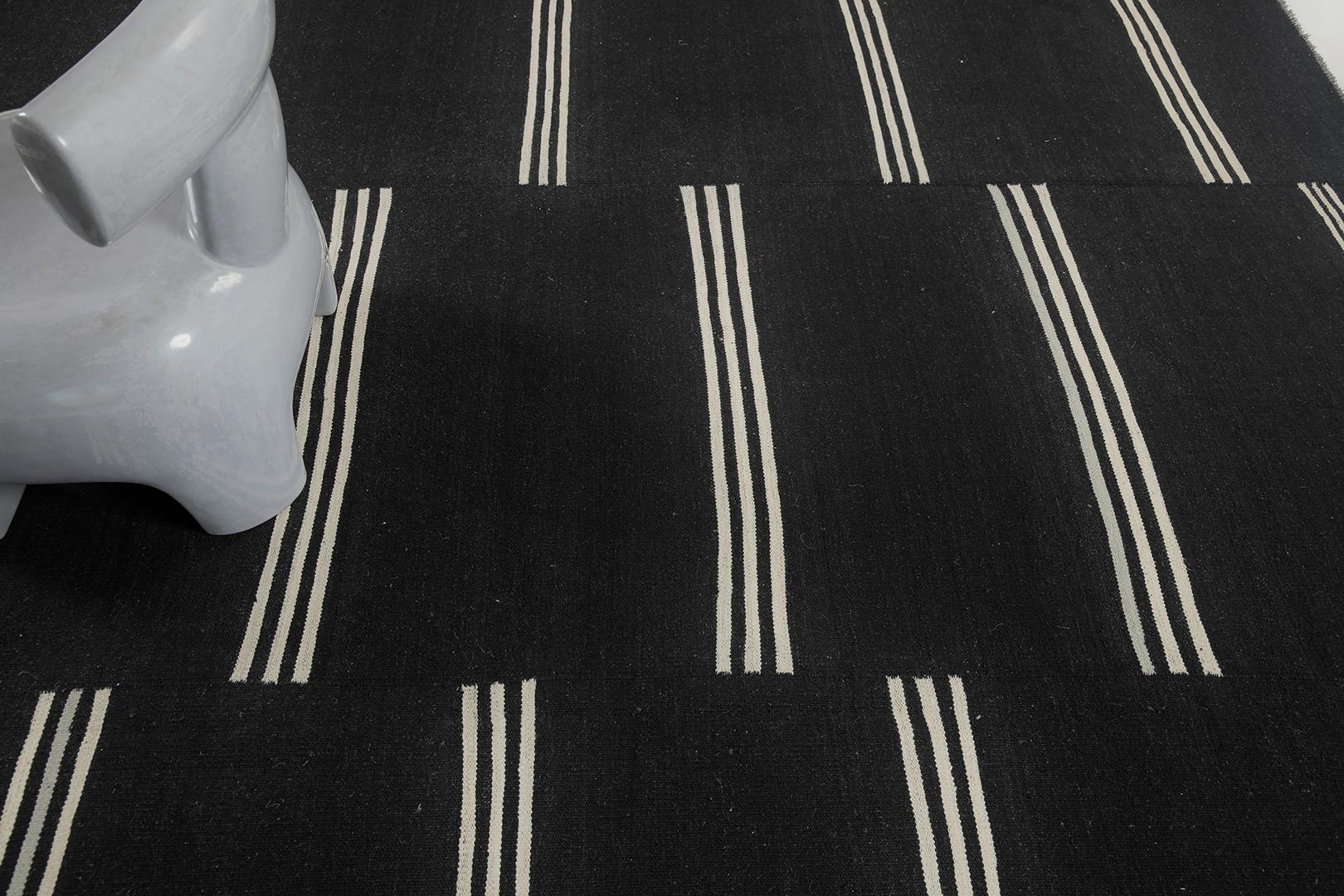 Mehraban Tejido plano de tinte natural Kilim en venta 1