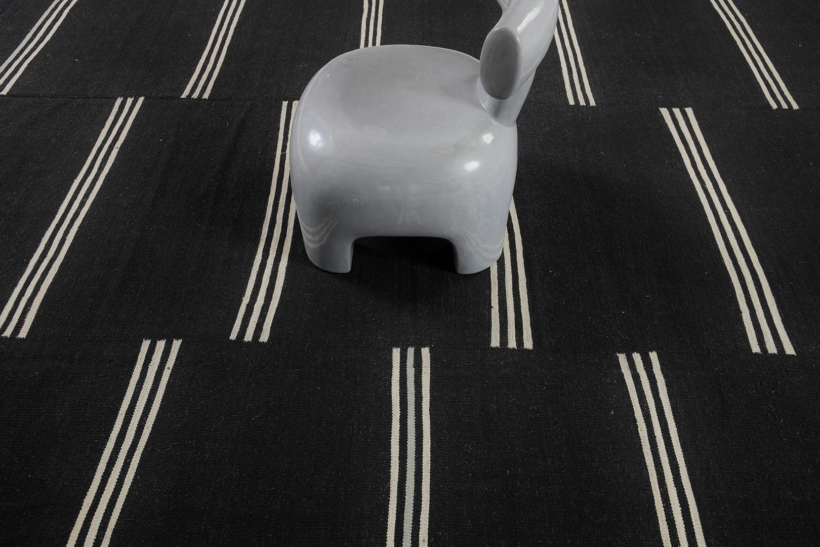 Mehraban Tejido plano de tinte natural Kilim en venta 2