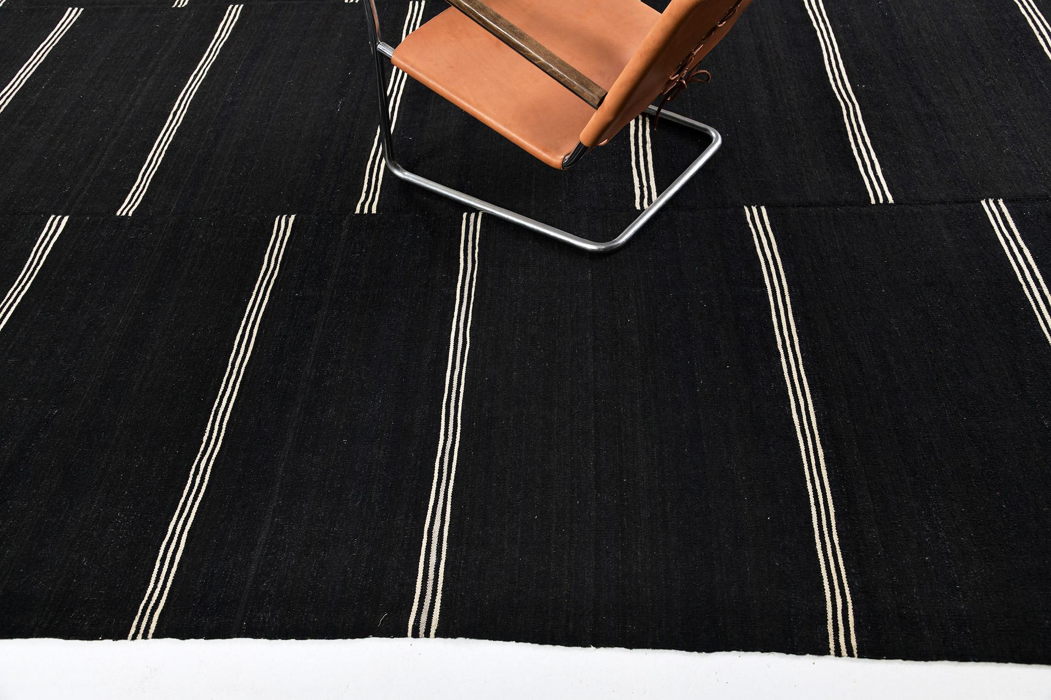 Mehraban Tejido plano de tinte natural Kilim en venta 2