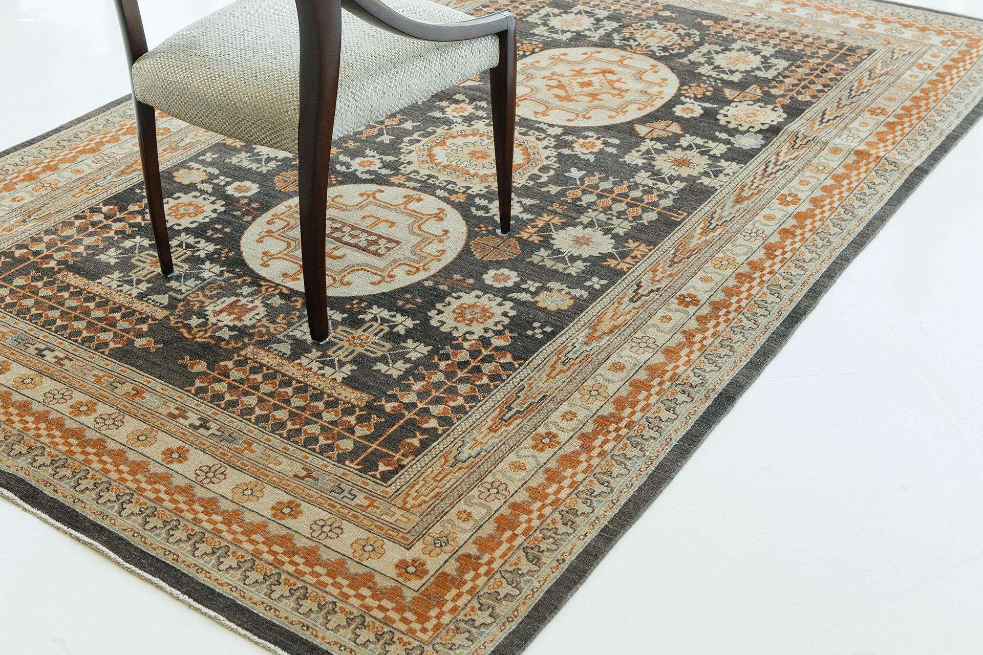 Mehraban Rugs con tintura naturale in stile khotan Collection'S D5429 In condizioni Nuovo in vendita a WEST HOLLYWOOD, CA