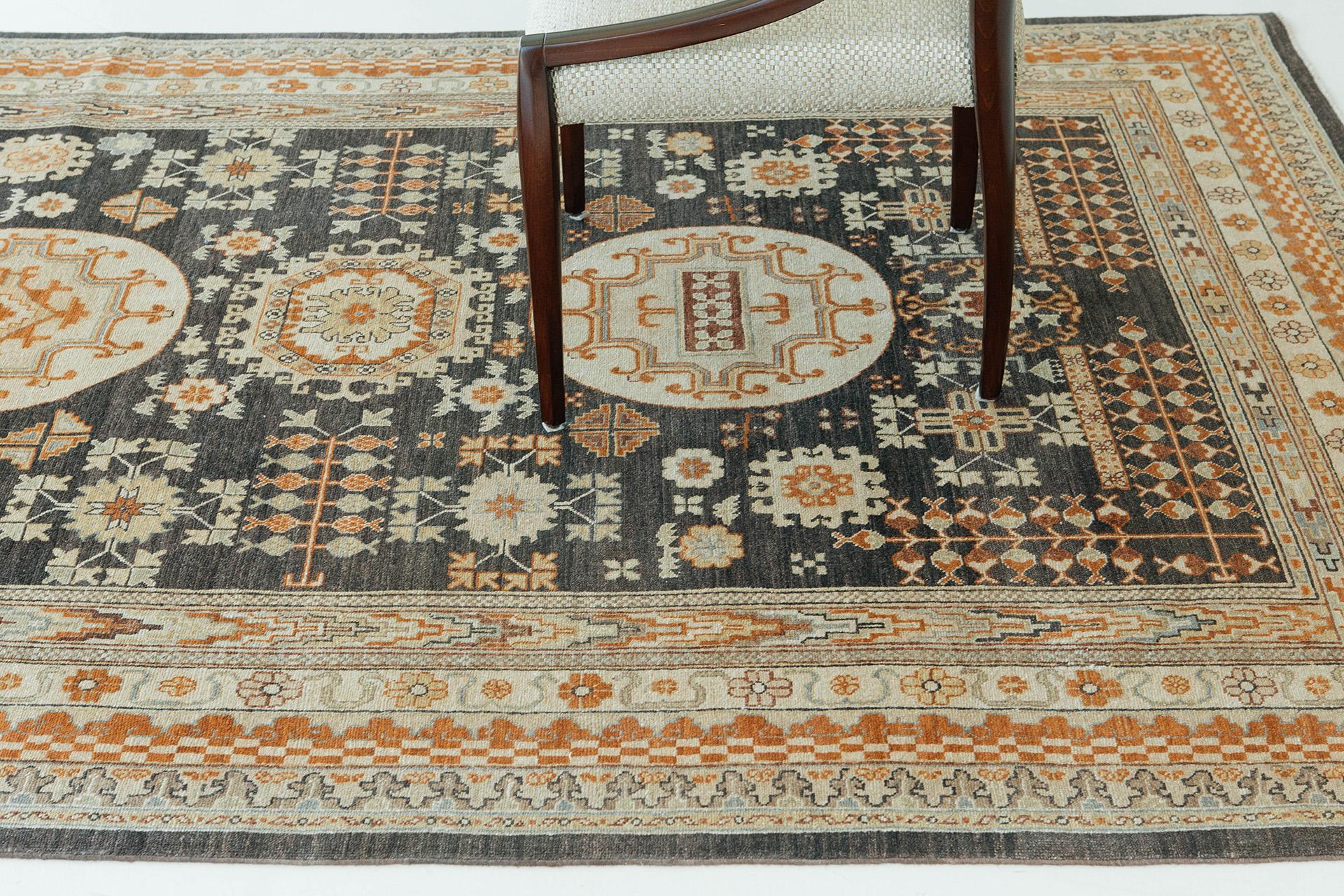 Lana Mehraban Rugs con tintura naturale in stile khotan Collection'S D5429 in vendita