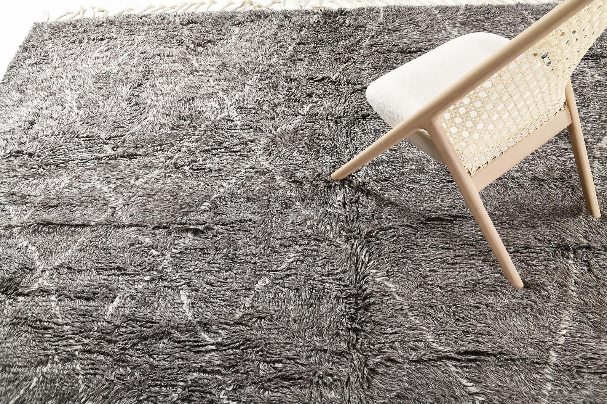 Rug Number
26350
Size
10' 4