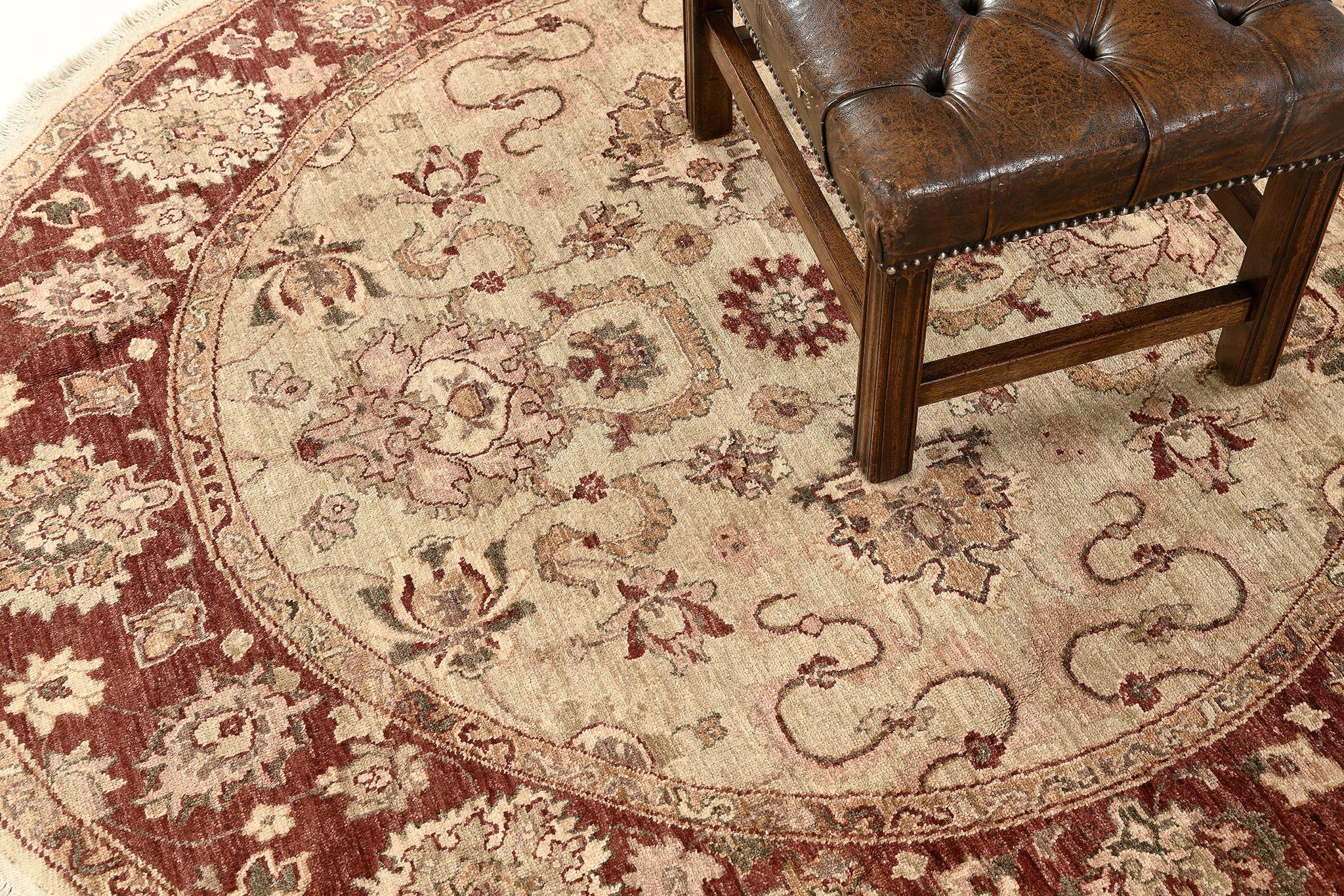 Mehraban Natural Dye Sultanabad Revival Round Rug In New Condition For Sale In WEST HOLLYWOOD, CA