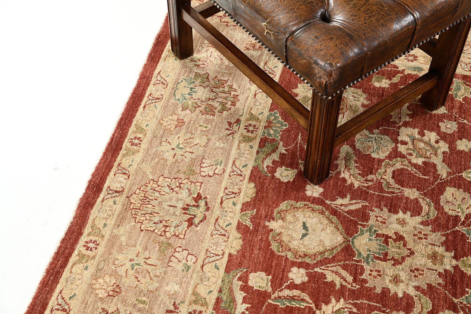 Mehraban Natural Dye Sultanabad Revival Square Rug In New Condition For Sale In WEST HOLLYWOOD, CA