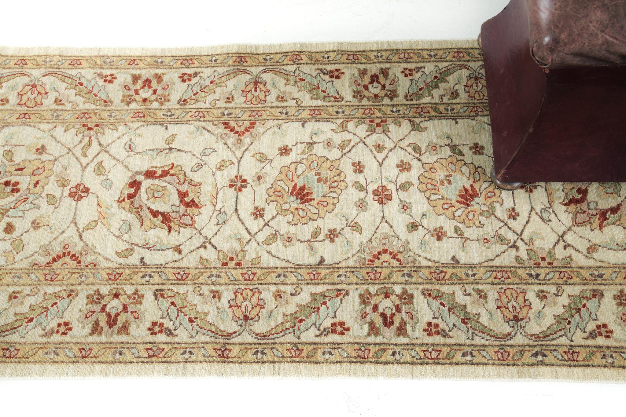 Mehraban Natural Dye Sultanabad Style Runner Divine Collection In New Condition For Sale In WEST HOLLYWOOD, CA