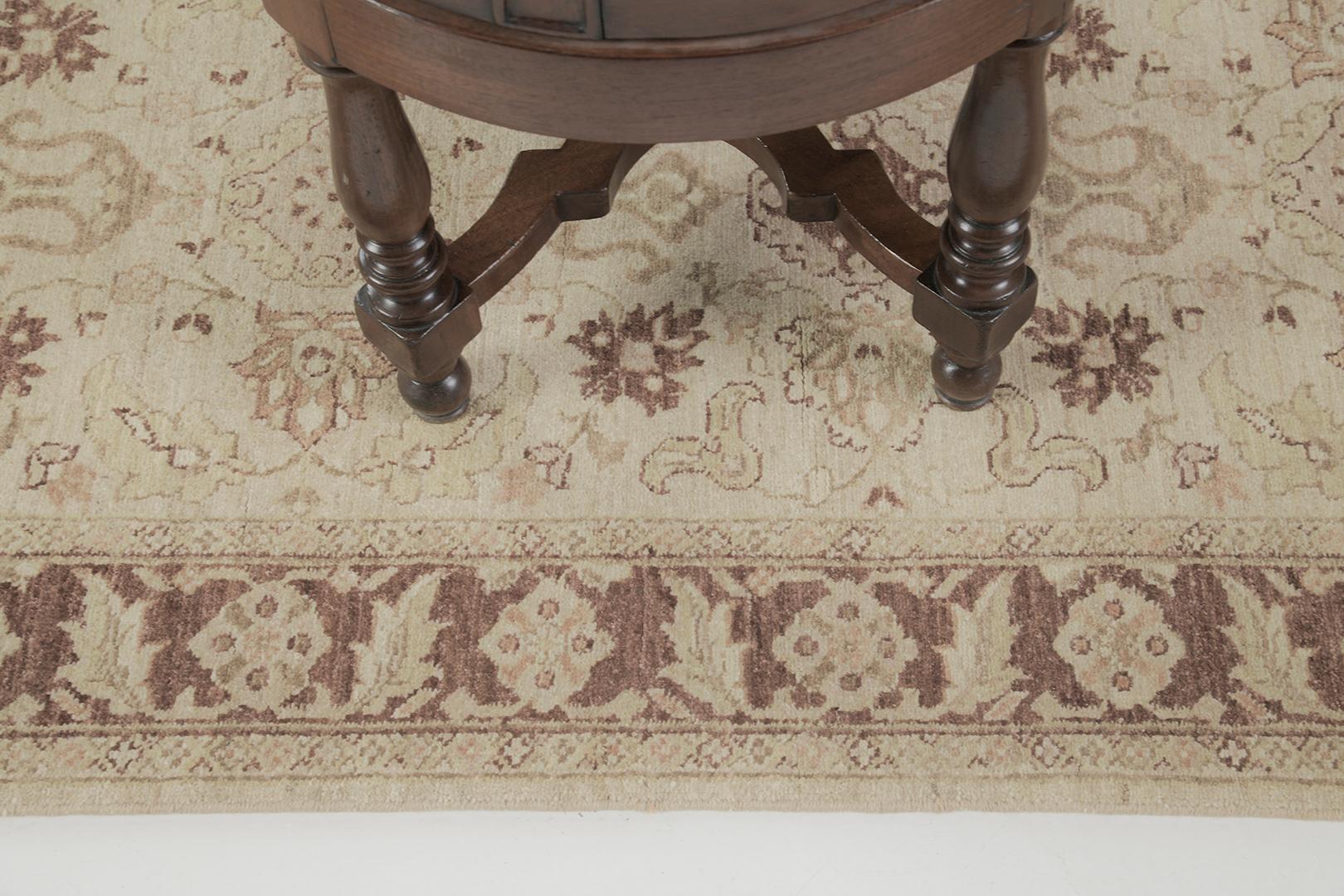 Einer unserer herausragenden Läufer zeigt die Wiederbelebung der blühenden und symbolischen Motive in neutralen Tönen. Diese perfekte Wohndekoration wird jedes einzelne Detail Ihrer Einrichtung ergänzen. Tabriz besticht durch seine Wolle mit einem