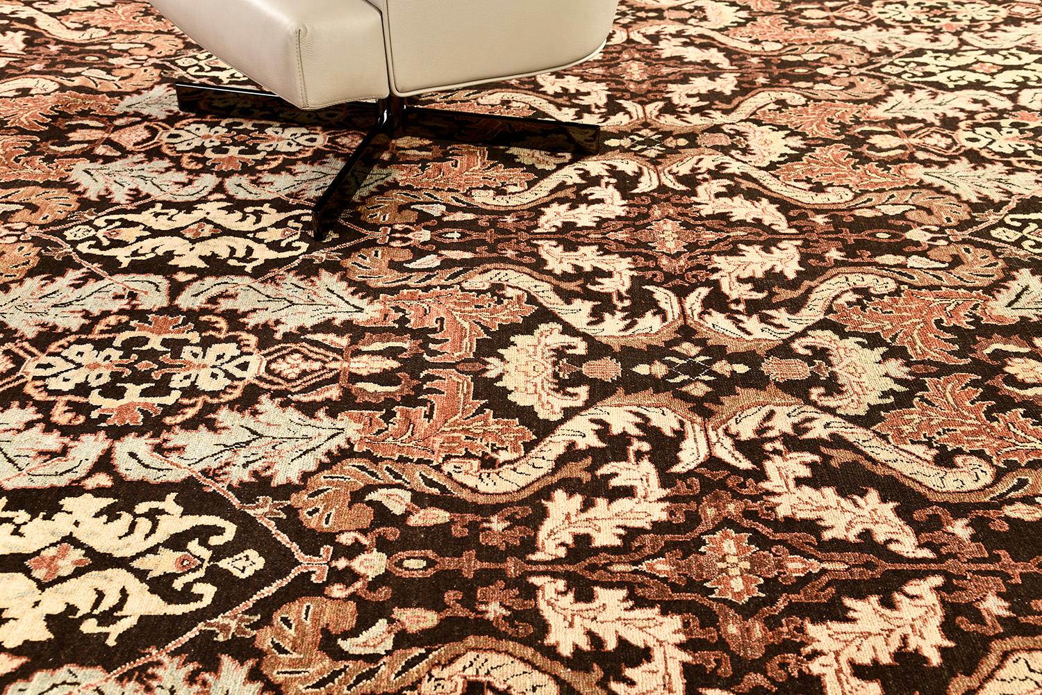 Mehraban Natural Dye Transitional Design Rug In New Condition For Sale In WEST HOLLYWOOD, CA