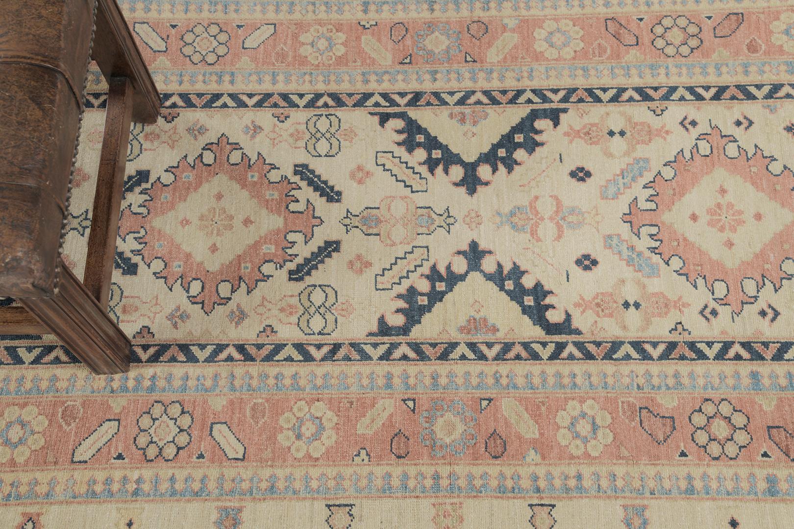 Mehraban Camino de Mesa Renacimiento Tribal Tinte Natural D5053 Colección Divina en Nuevo estado para la venta en WEST HOLLYWOOD, CA