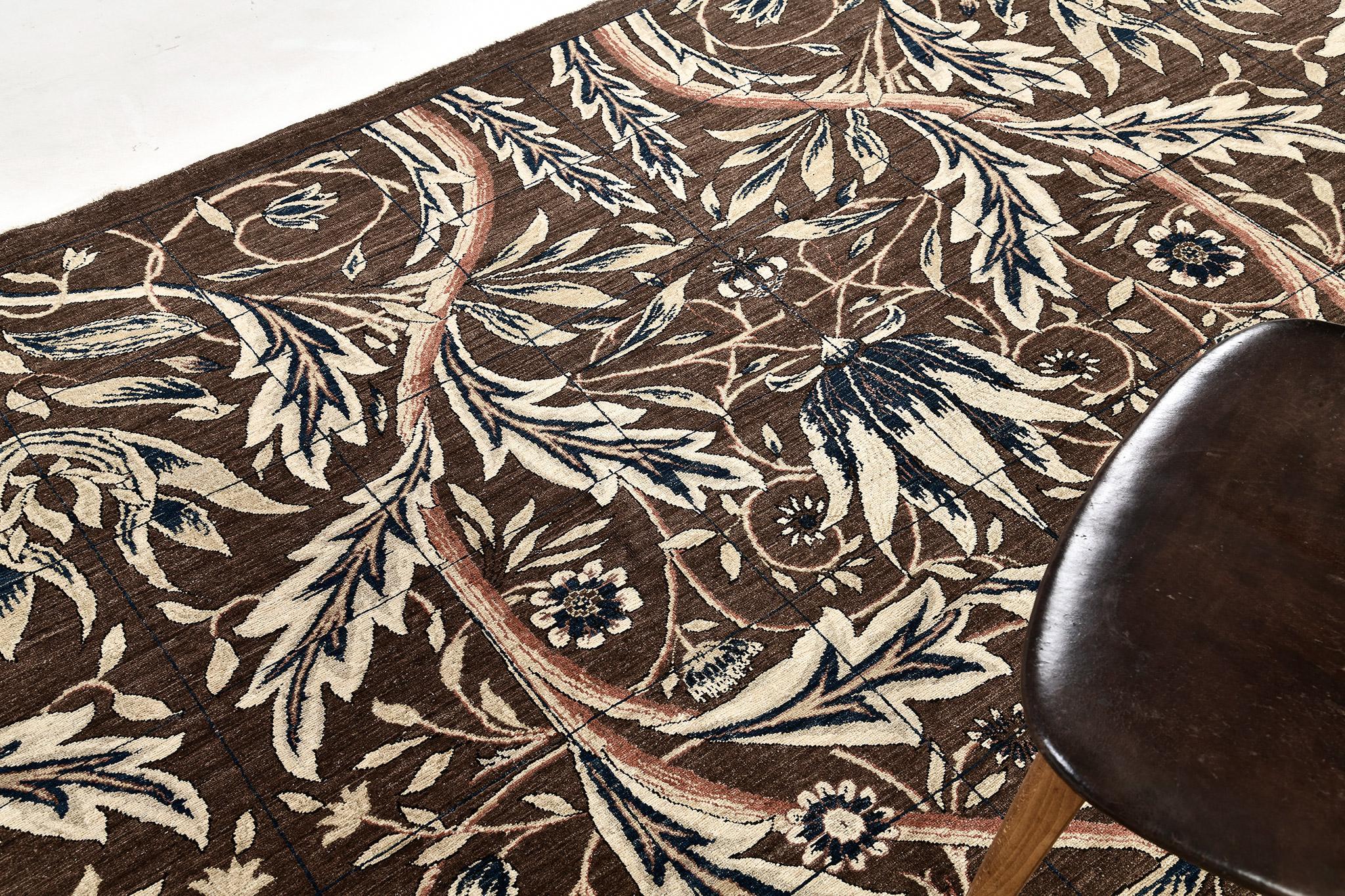 Mehraban Natural Dye William Morris Design Rug In New Condition For Sale In WEST HOLLYWOOD, CA