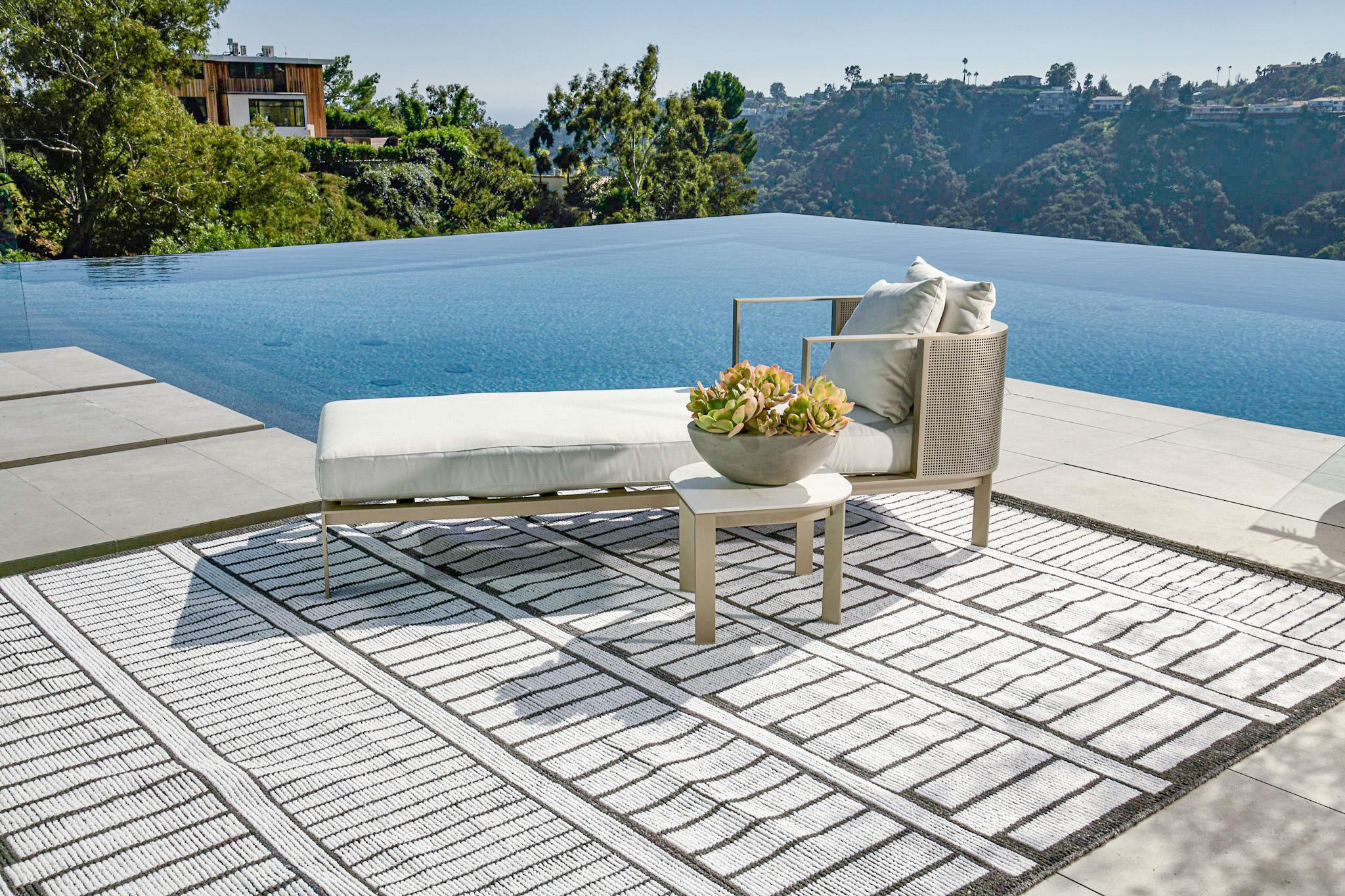 Enjoy the fresh air with Nasim, rugs that work indoors and out.

Rug Number
31438
Size
9' 1