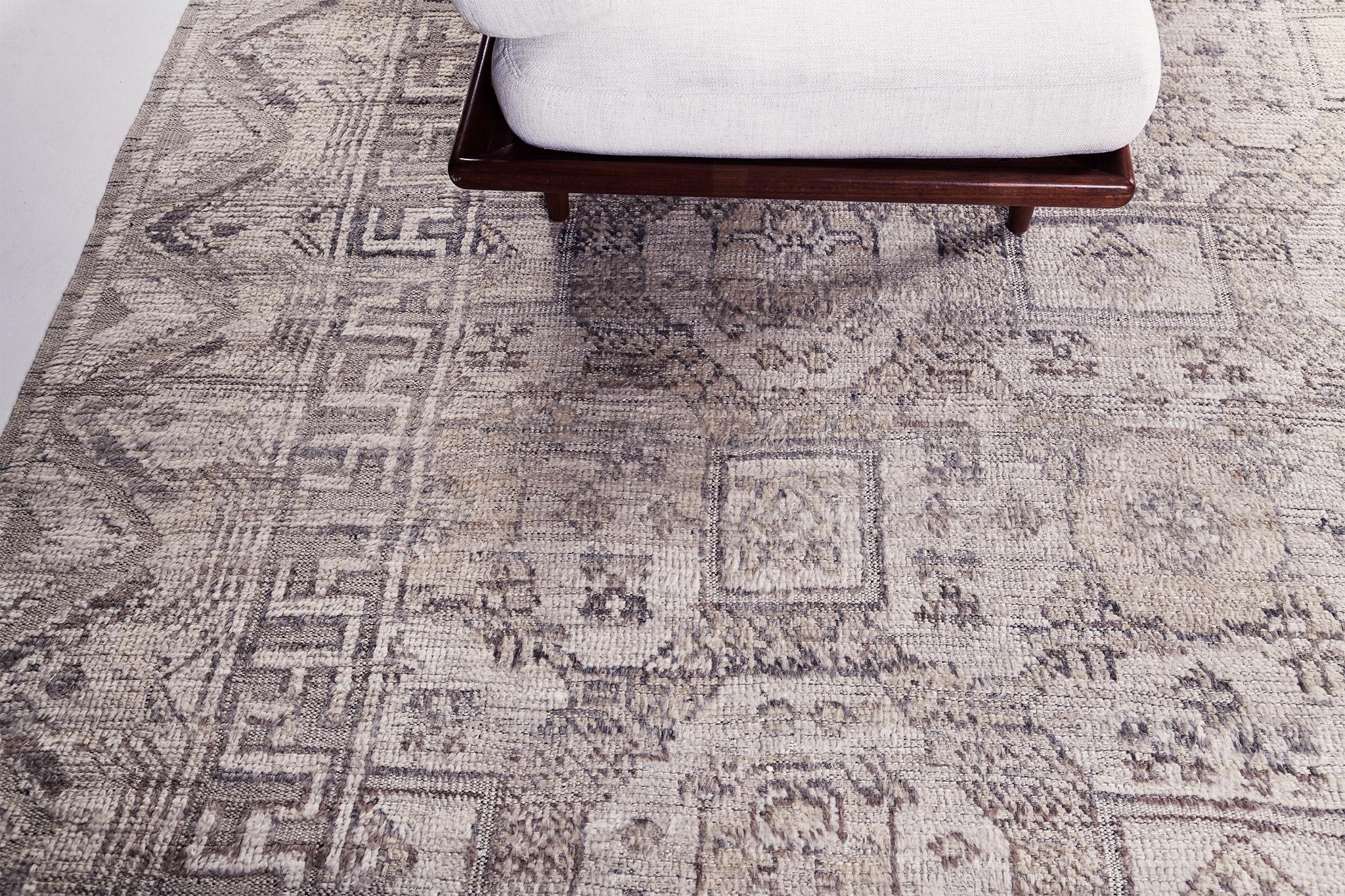Central Asian Mehraban Omed, Domicile Collection For Sale