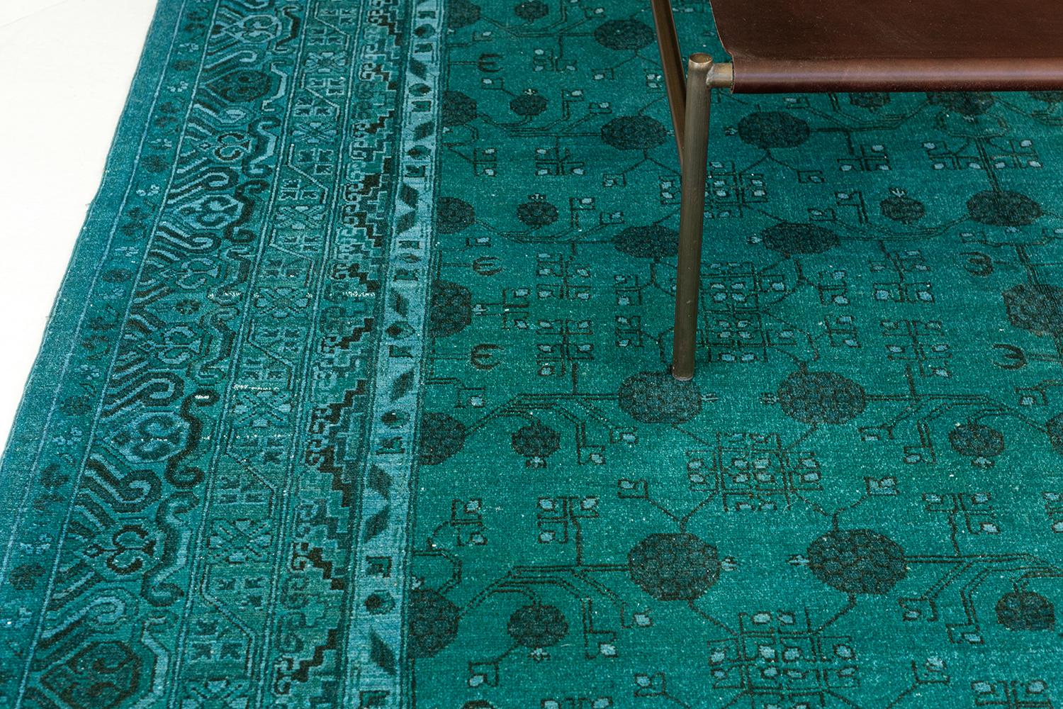 Afghan Tapis Mehraban overdyed de la collection Bliss D5118 en vente