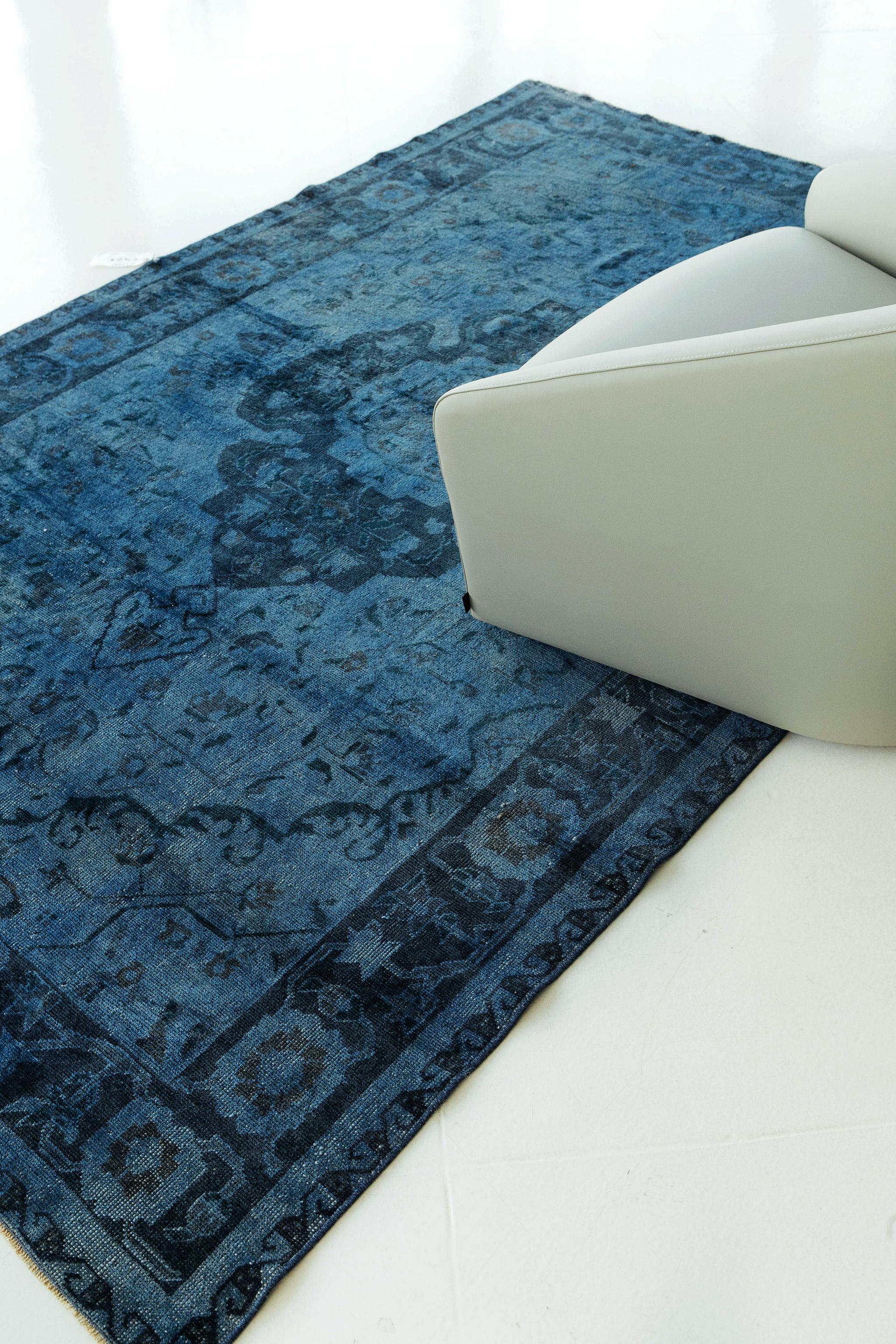 Mehraban Überdyllter türkischer anatolischer Vintage-Teppich (Türkisch) im Angebot