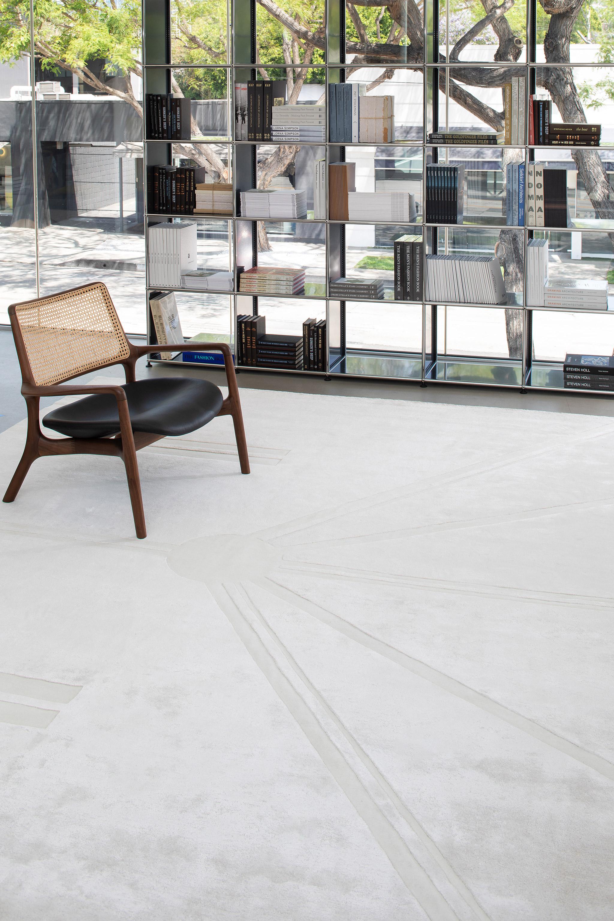 Il design avviene quando una linea sperimenta una curva inaspettata e si inoltra in un territorio inesplorato; un incontro casuale che trascende le idee iniziali durante la creazione.

Questa collezione è stata ispirata dal mio apprezzamento per