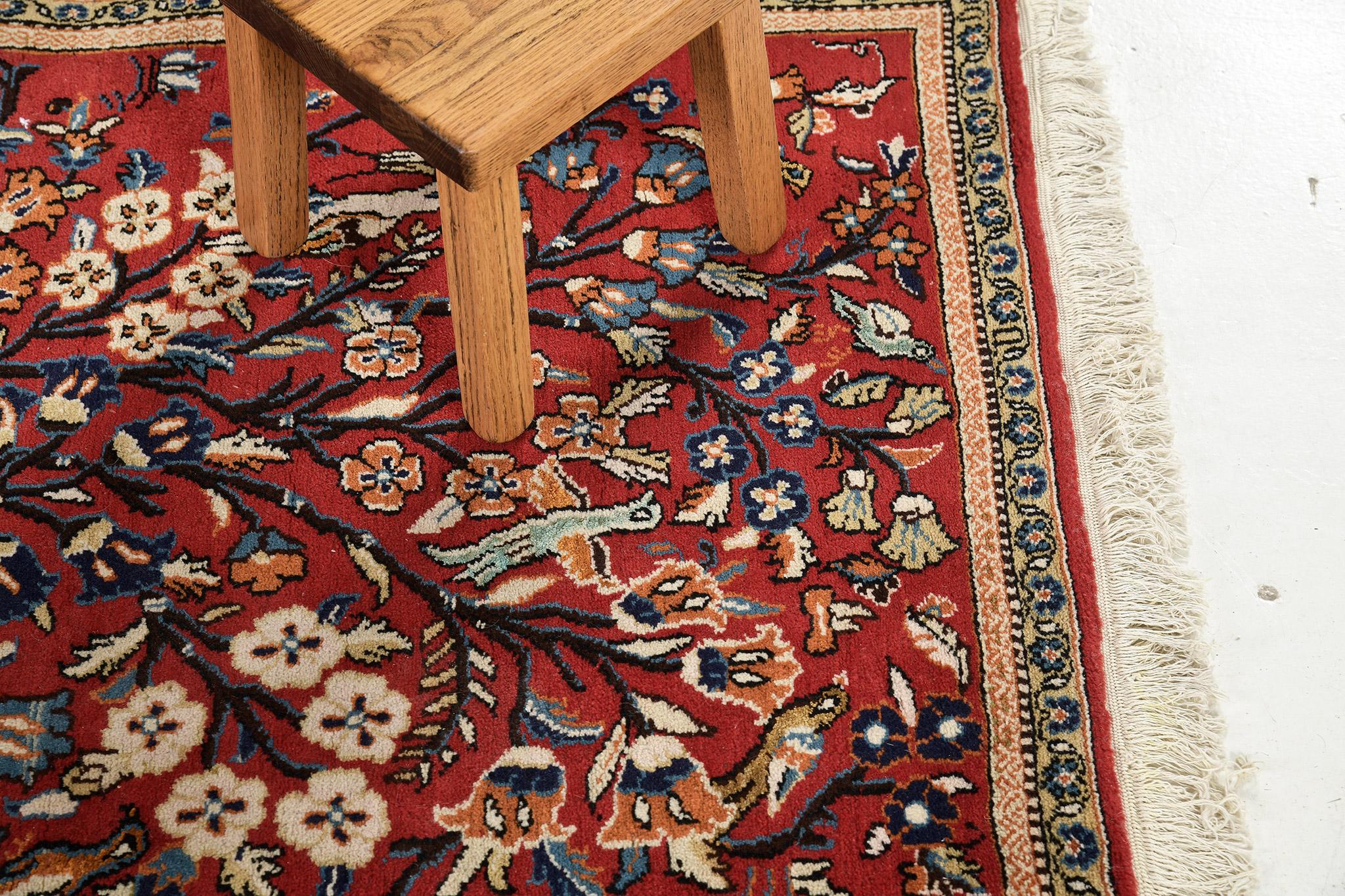 Mehraban Persian Qum Rug 25281 In Excellent Condition For Sale In WEST HOLLYWOOD, CA