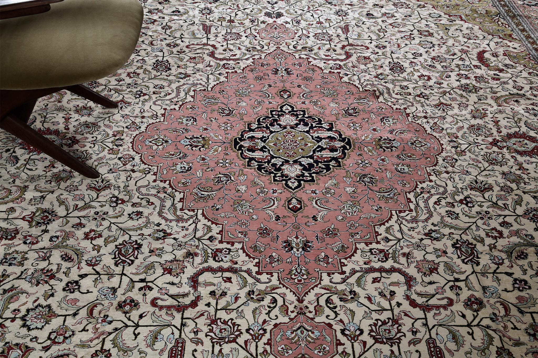 Mehraban Persisch Qum Seide 28463 im Zustand „Hervorragend“ im Angebot in WEST HOLLYWOOD, CA