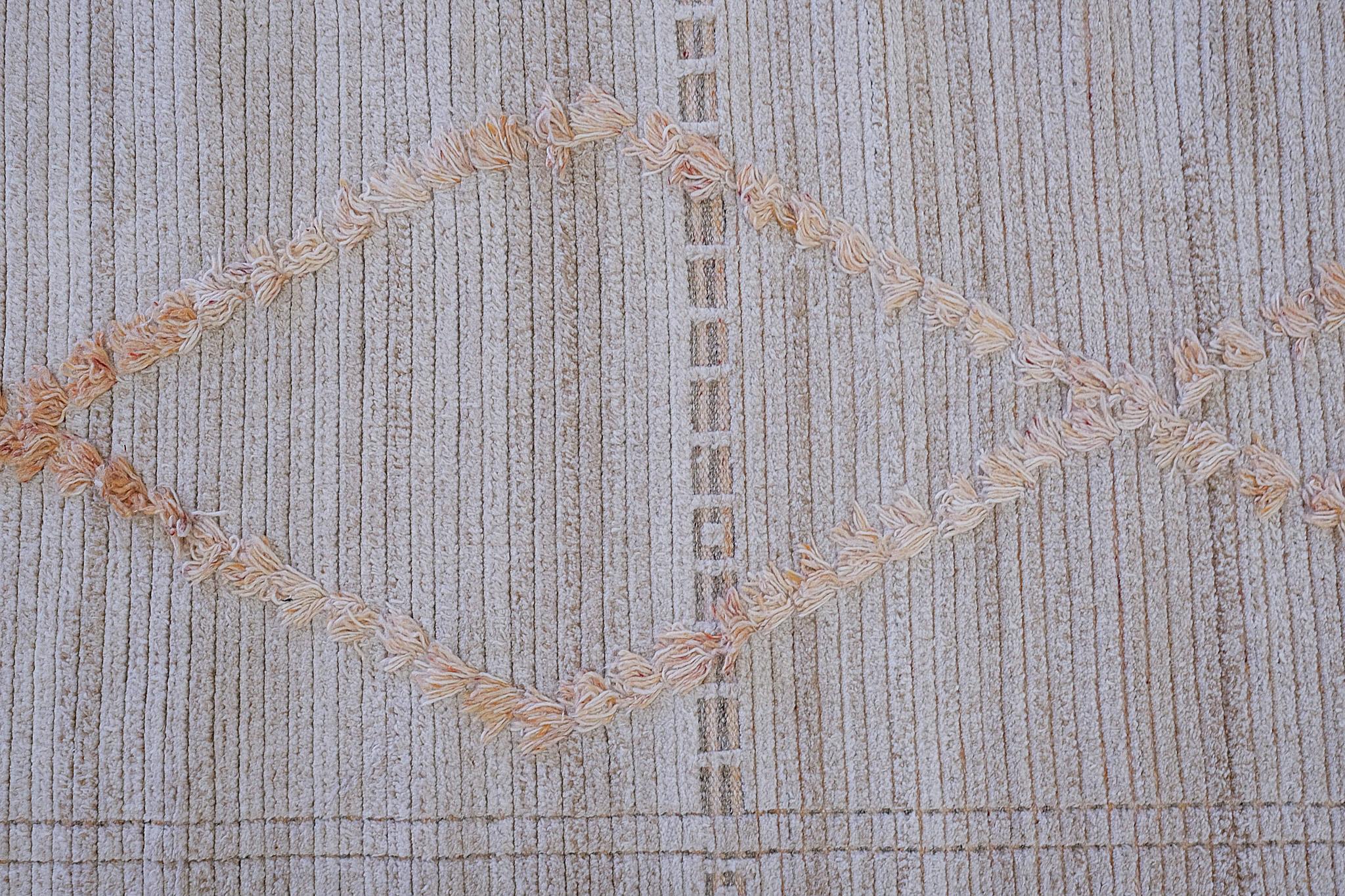 Mehraban Sangiovese, Nasim Kollektion Indoor Outdoor-Teppich im Zustand „Neu“ im Angebot in WEST HOLLYWOOD, CA