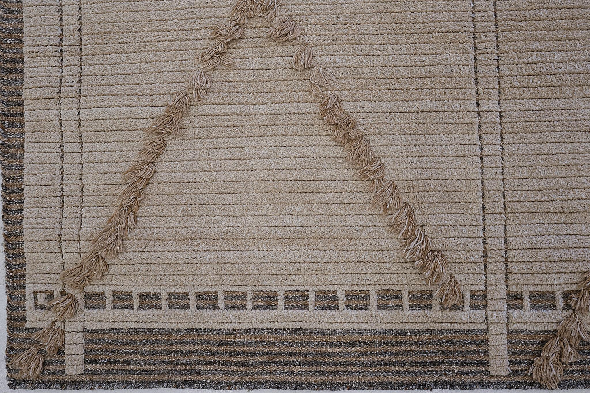 Mehraban Sangiovese, Nasim Kollektion Indoor Outdoor-Teppich (21. Jahrhundert und zeitgenössisch) im Angebot
