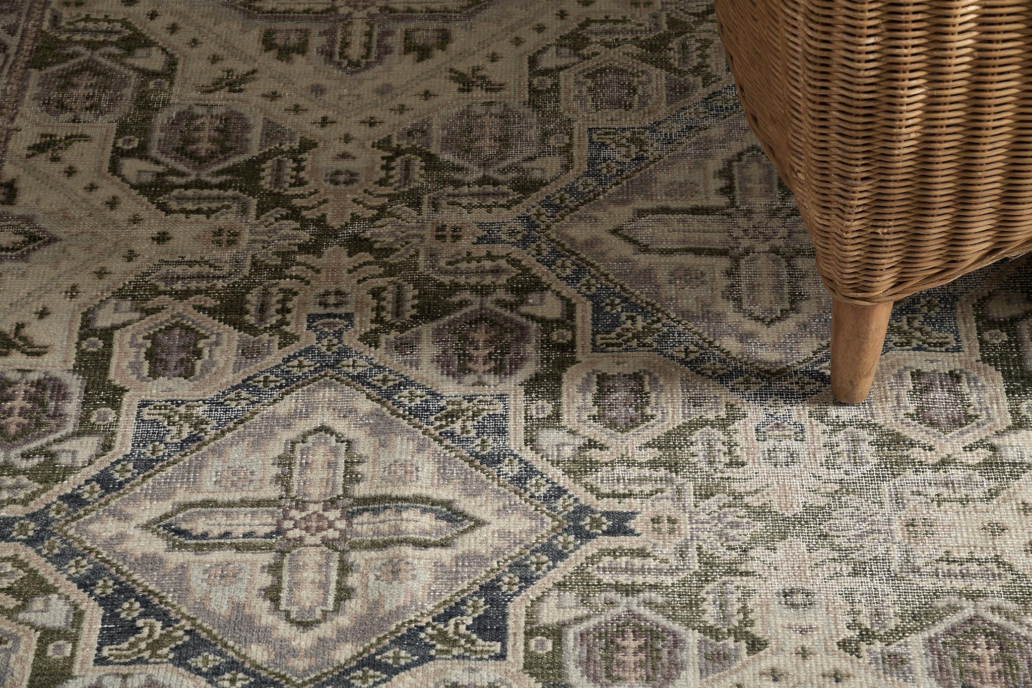 Mehraban Schastlivvy, Domicile-Kollektion (Wolle) im Angebot