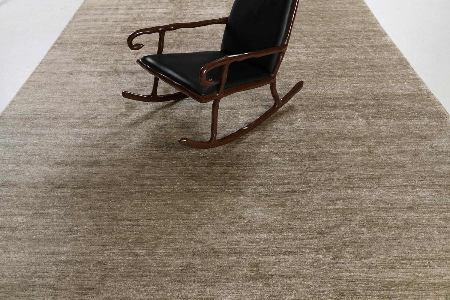 Dara' ist ein begehrter Teppich der Elan Collection in dem faszinierenden Braunton. Seine Schlichtheit macht der luxuriösen Qualität und dem schönen Glanz des aus Bambusseide gefertigten Teppichs keinen Abbruch. Dara ist ein fabelhafter Teppich für