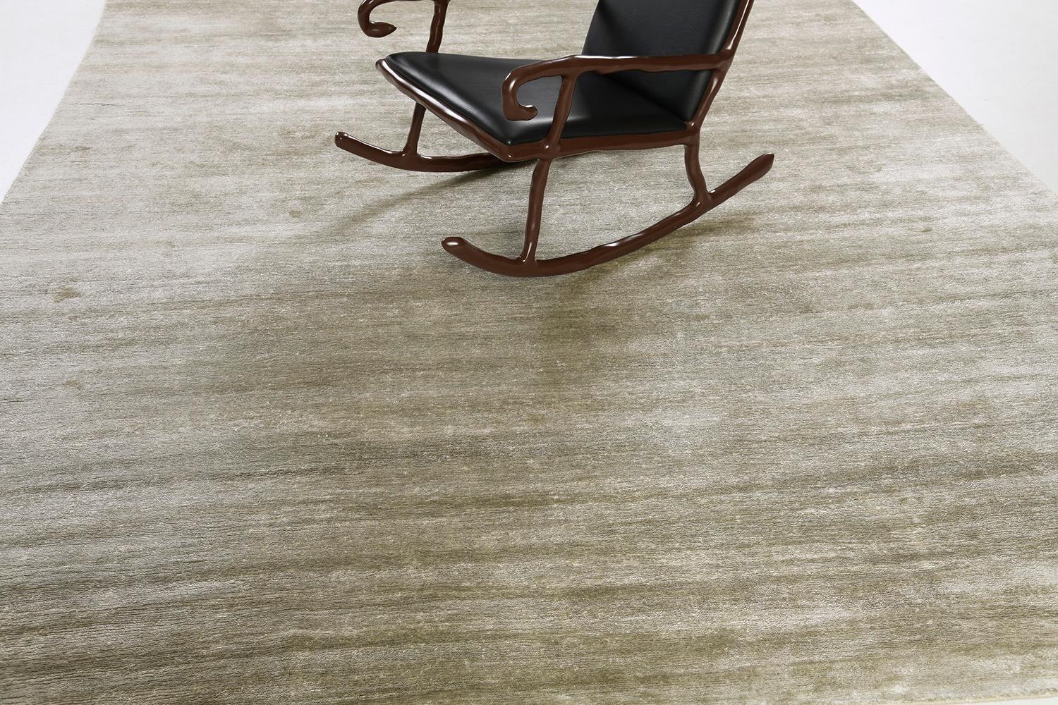 Mehraban Alfombra de seda de bambú de diseño sólido Dara Anudado a mano en venta