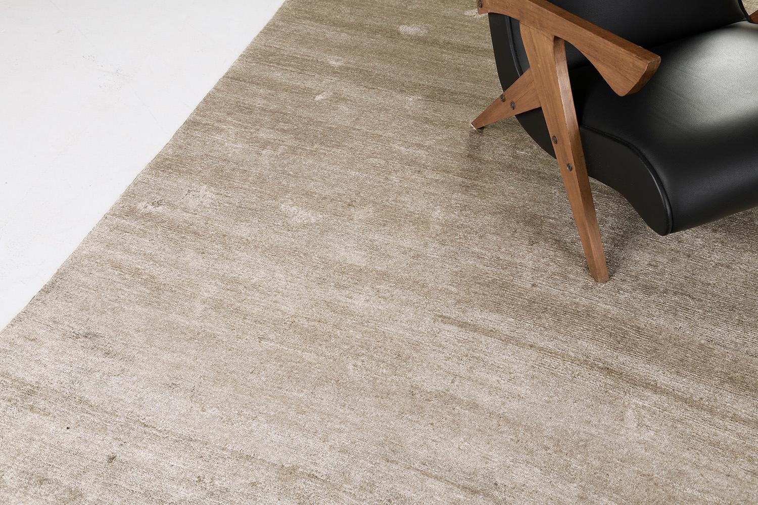 Mehraban Solid Design Bamboo Silk Rug Dara In New Condition For Sale In WEST HOLLYWOOD, CA
