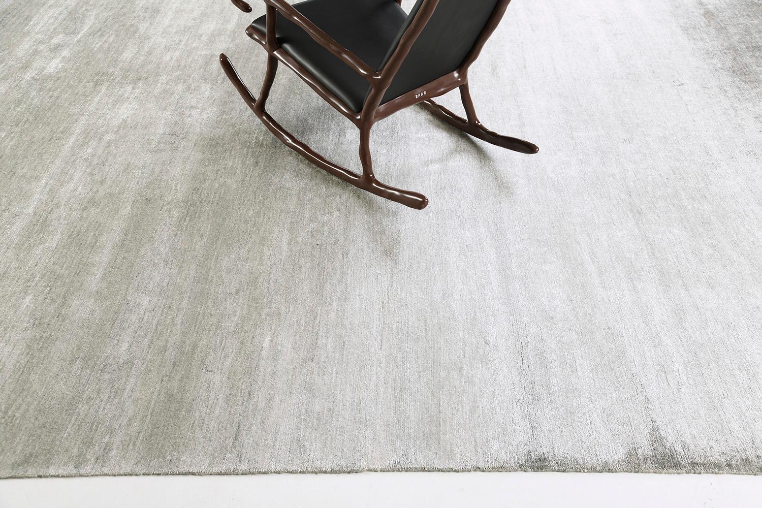 Mehraban Solid Design Bamboo Silk Rug Dara In New Condition For Sale In WEST HOLLYWOOD, CA
