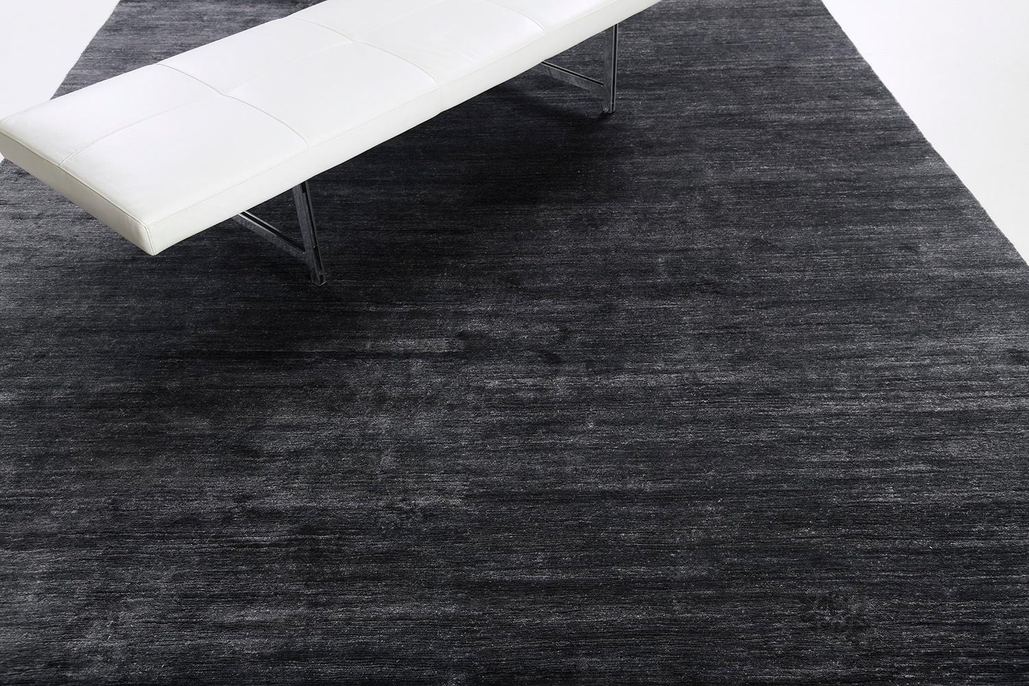 Seta Mehraban Rugs in seta di bambù dal design solido Dara in vendita