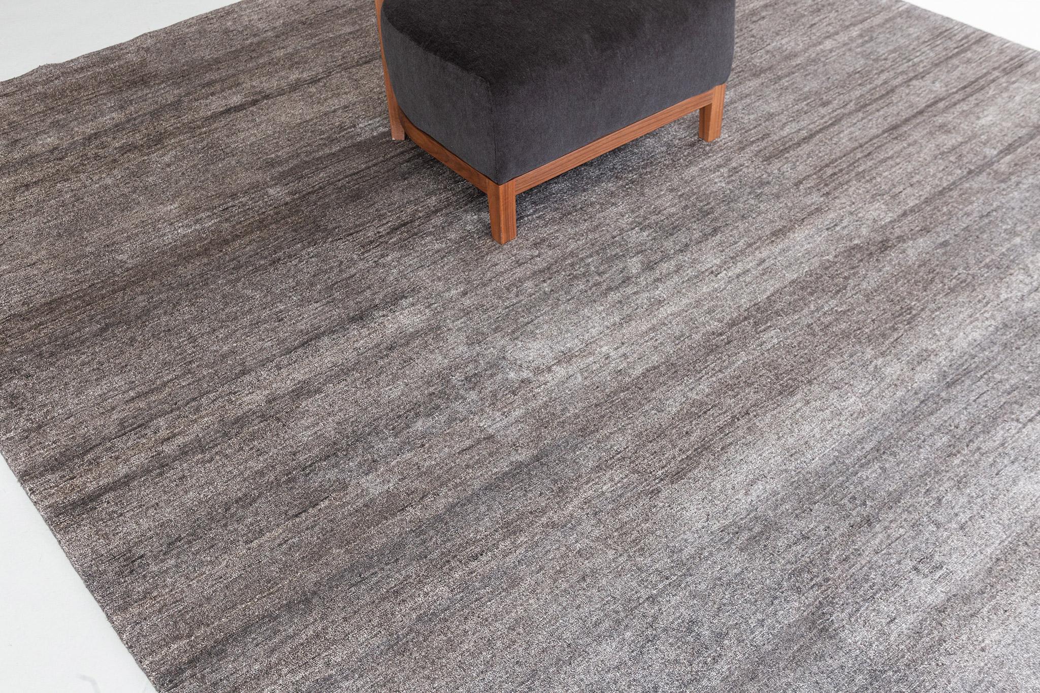 Seta Mehraban Rugs in seta di bambù dal design solido Dara in vendita